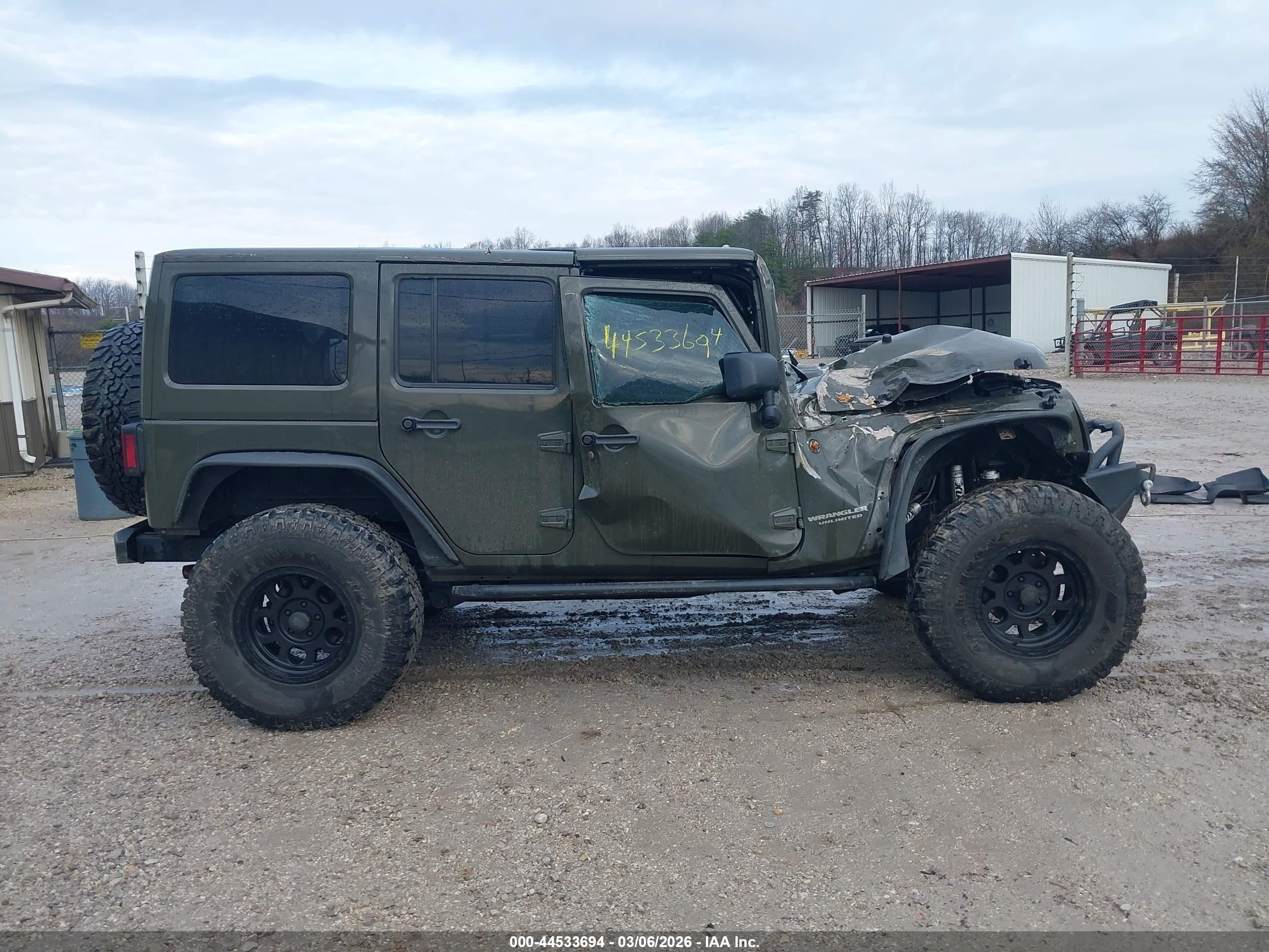 2016 Jeep Wrangler Unlimited Rubicon Зеленый vin: 1C4BJWFG7GL155098