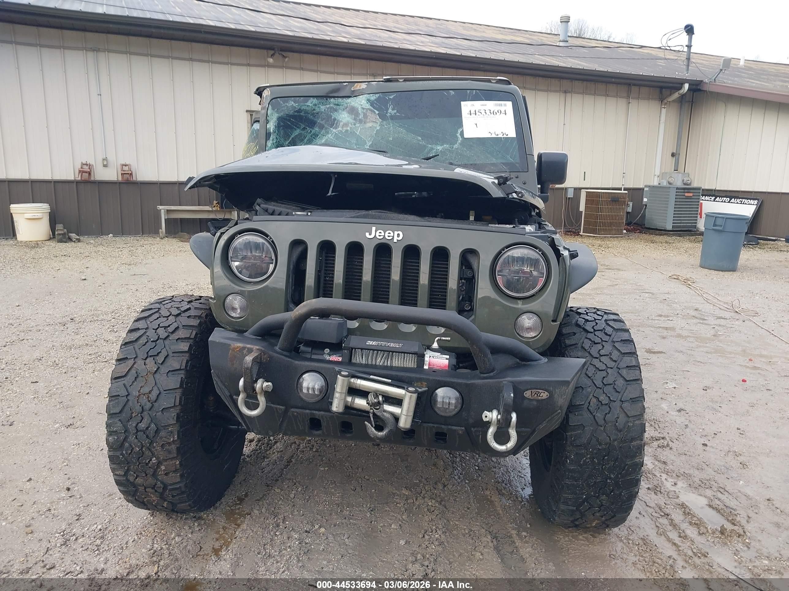 2016 Jeep Wrangler Unlimited Rubicon Зеленый vin: 1C4BJWFG7GL155098