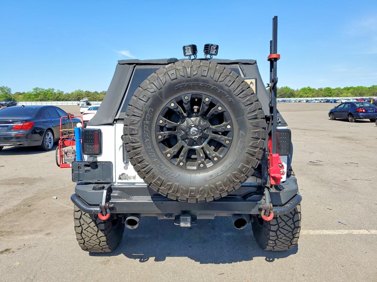2012 Jeep Wrangler Unlimited Rubicon White vin: 1C4BJWFG8CL227131