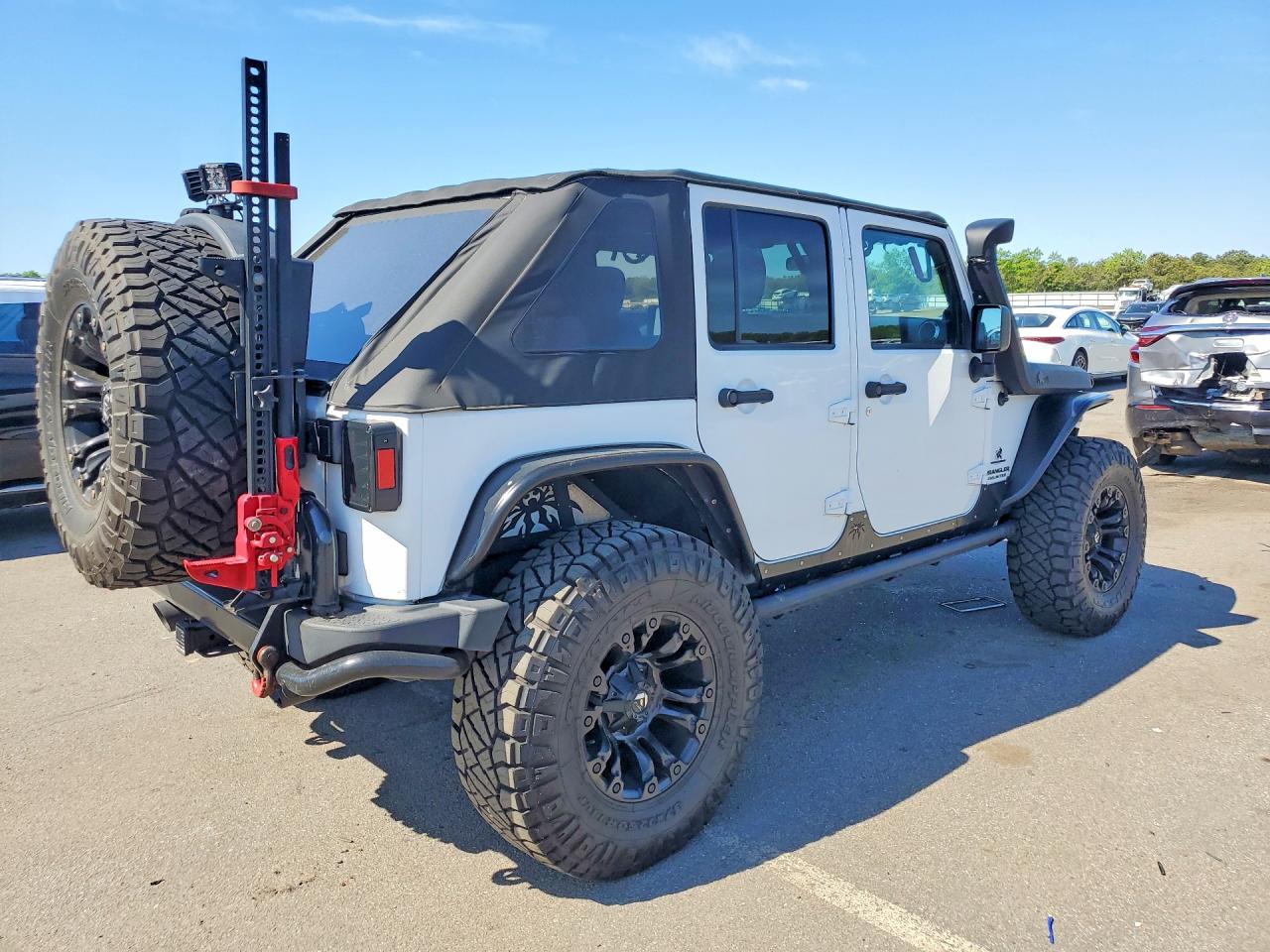 2012 Jeep Wrangler Unlimited Rubicon White vin: 1C4BJWFG8CL227131