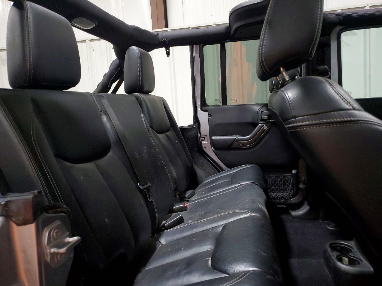 2015 Jeep Wrangler Unlimited Rubicon Silver vin: 1C4BJWFG8FL544427