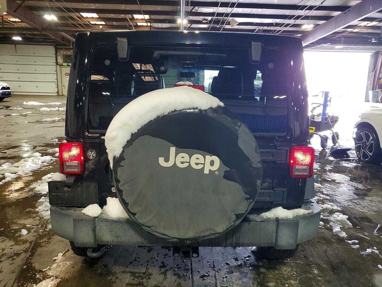 2015 Jeep Wrangler Unlimited Rubicon Black vin: 1C4BJWFG8FL558585