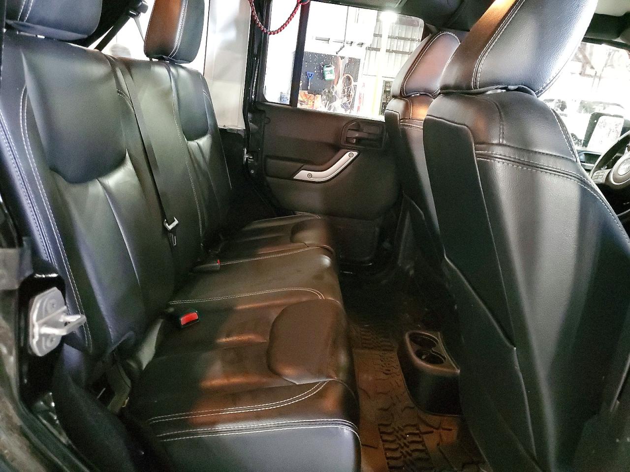 2015 Jeep Wrangler Unlimited Rubicon Black vin: 1C4BJWFG8FL558585