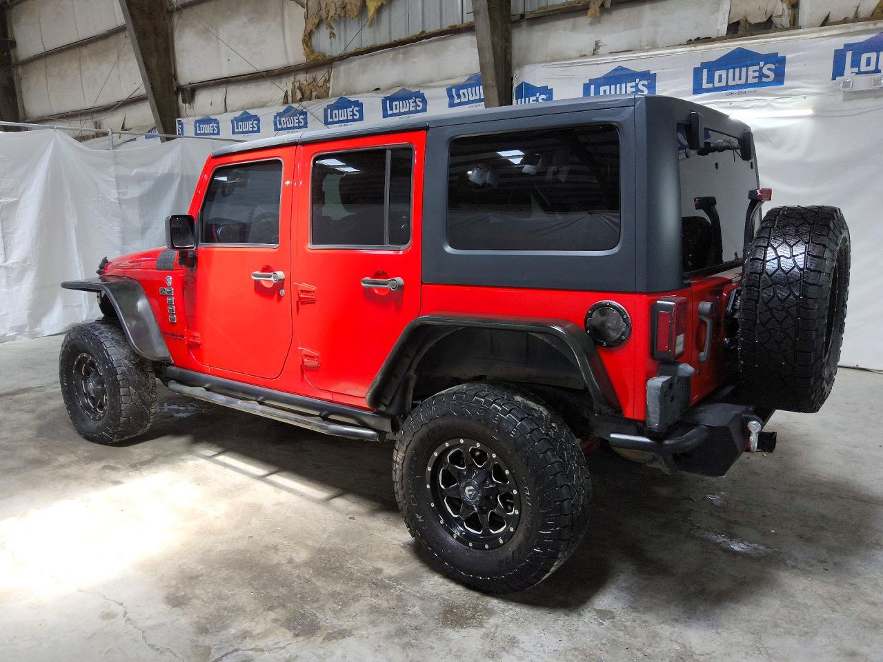 2015 Jeep Wrangler Unlimited Rubicon Red vin: 1C4BJWFG8FL598102