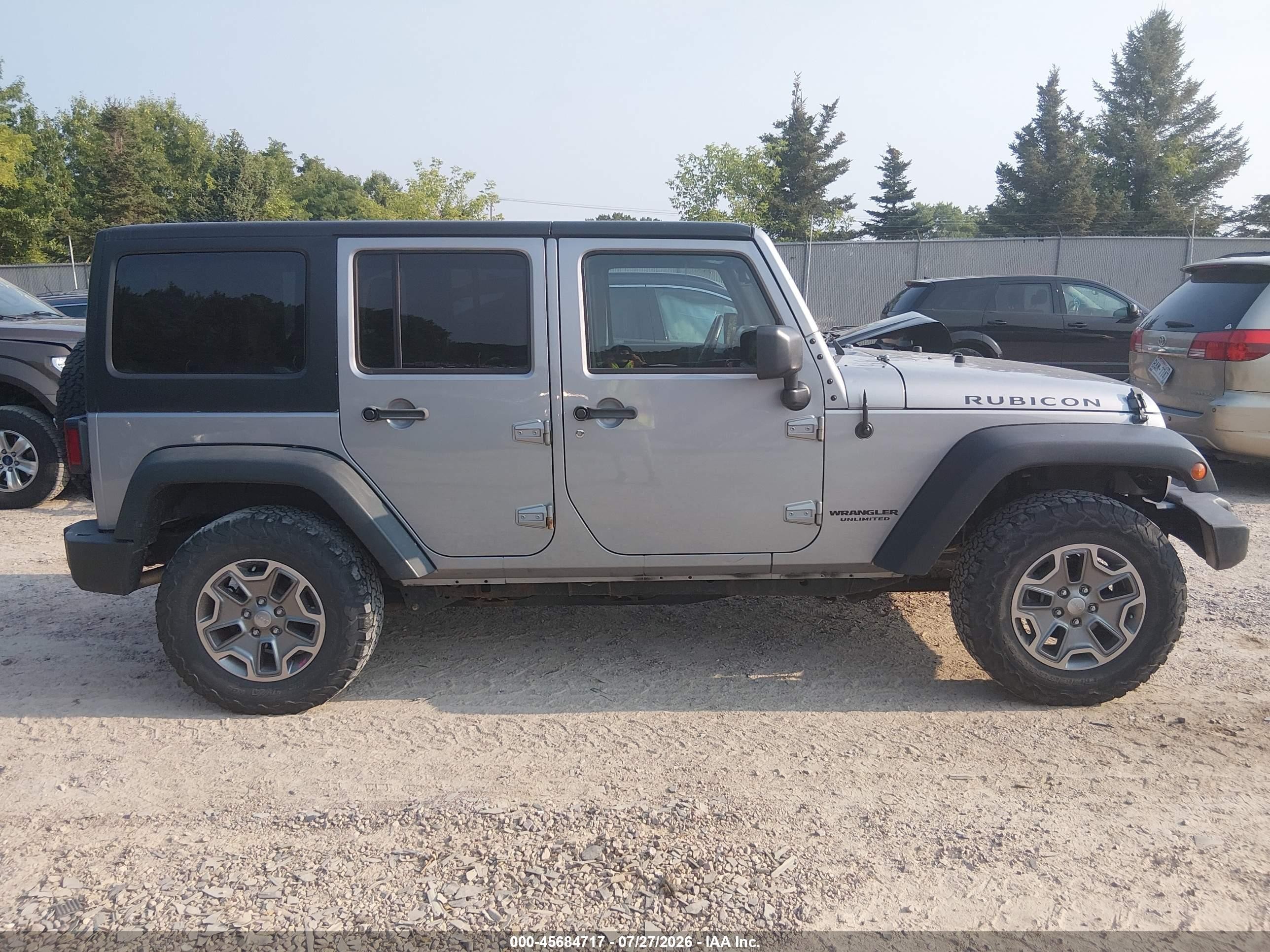 2015 Jeep Wrangler Unlimited Rubicon Silver vin: 1C4BJWFG8FL620017