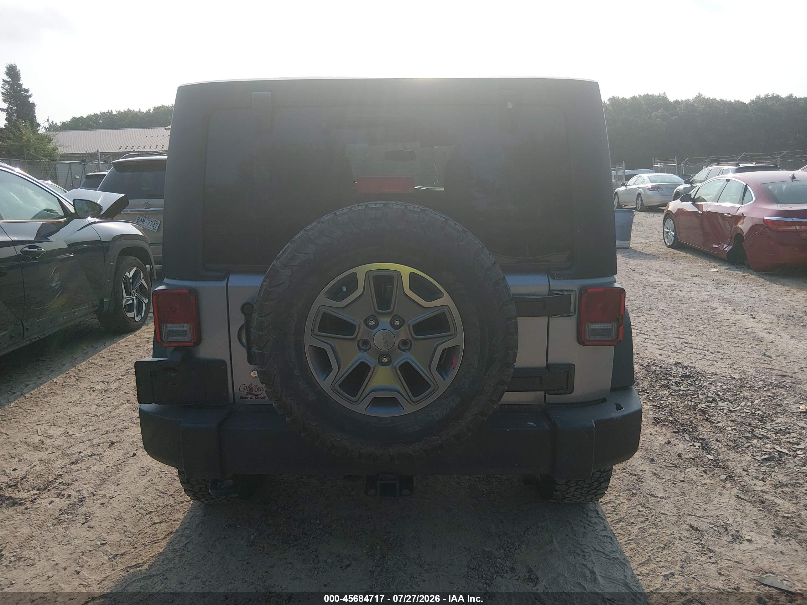 2015 Jeep Wrangler Unlimited Rubicon Silver vin: 1C4BJWFG8FL620017