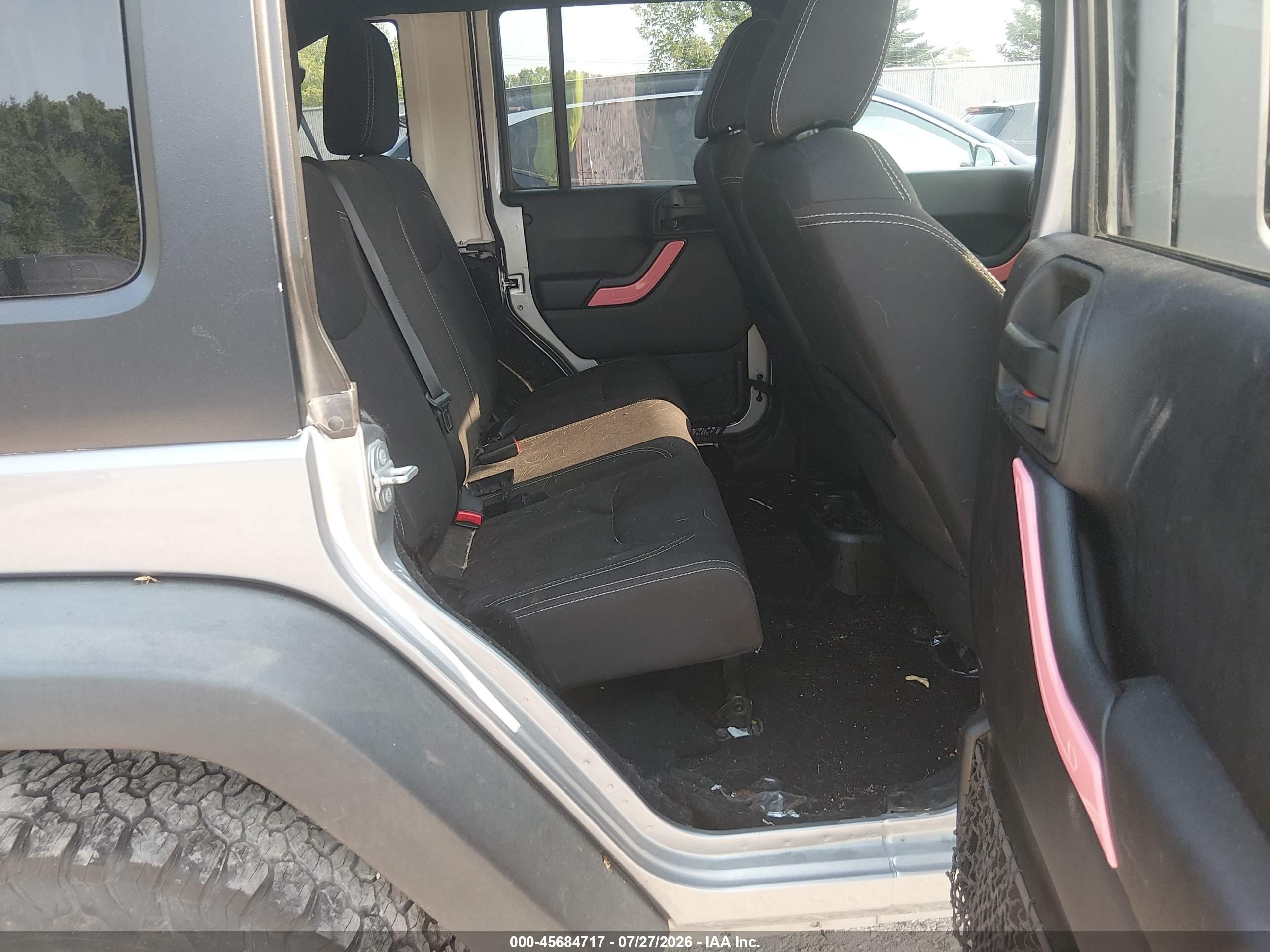 2015 Jeep Wrangler Unlimited Rubicon Silver vin: 1C4BJWFG8FL620017