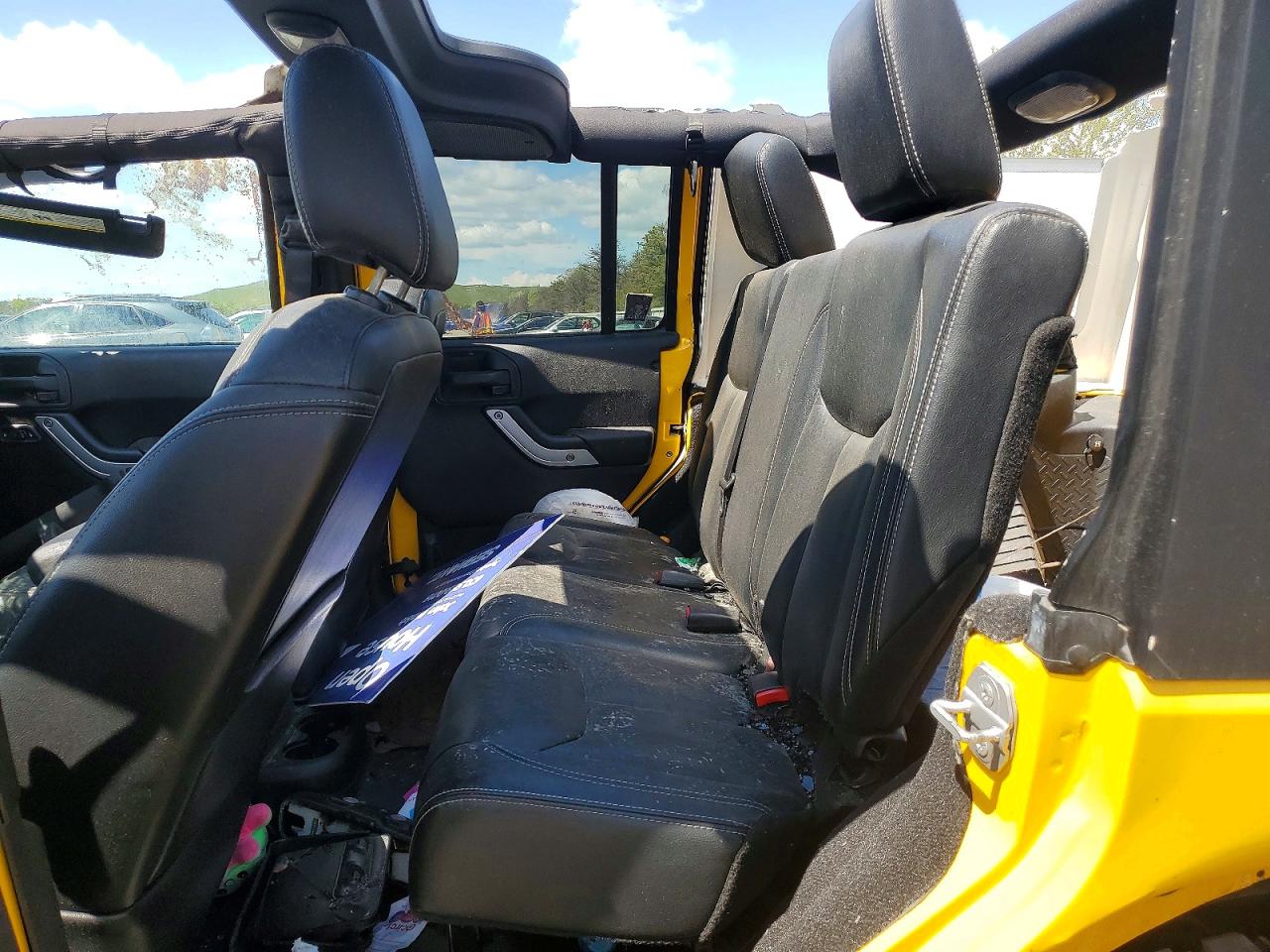 2015 Jeep Wrangler Unlimited Rubicon Yellow vin: 1C4BJWFG9FL566243
