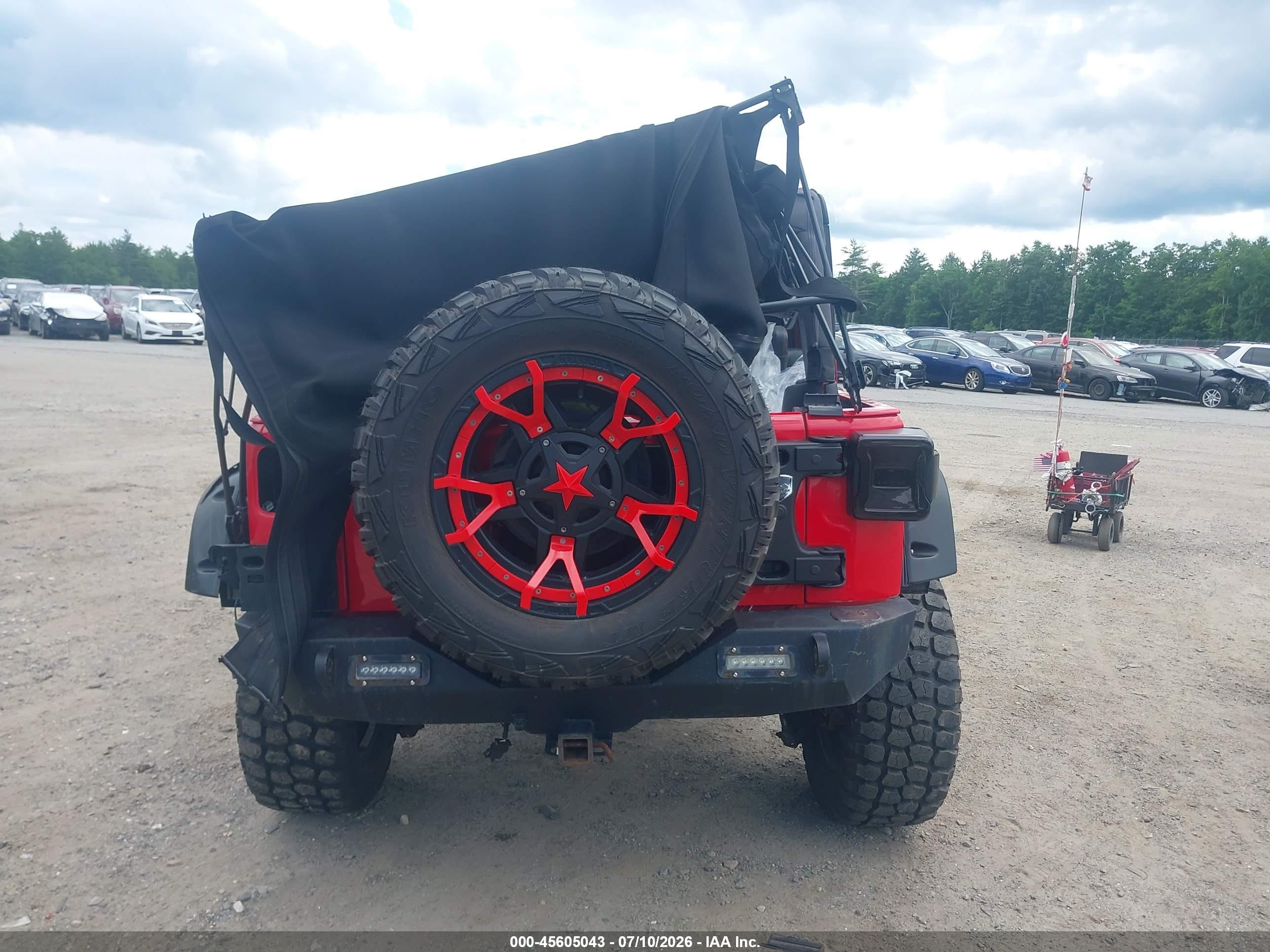 2015 Jeep Wrangler Unlimited Rubicon Red vin: 1C4BJWFG9FL592678
