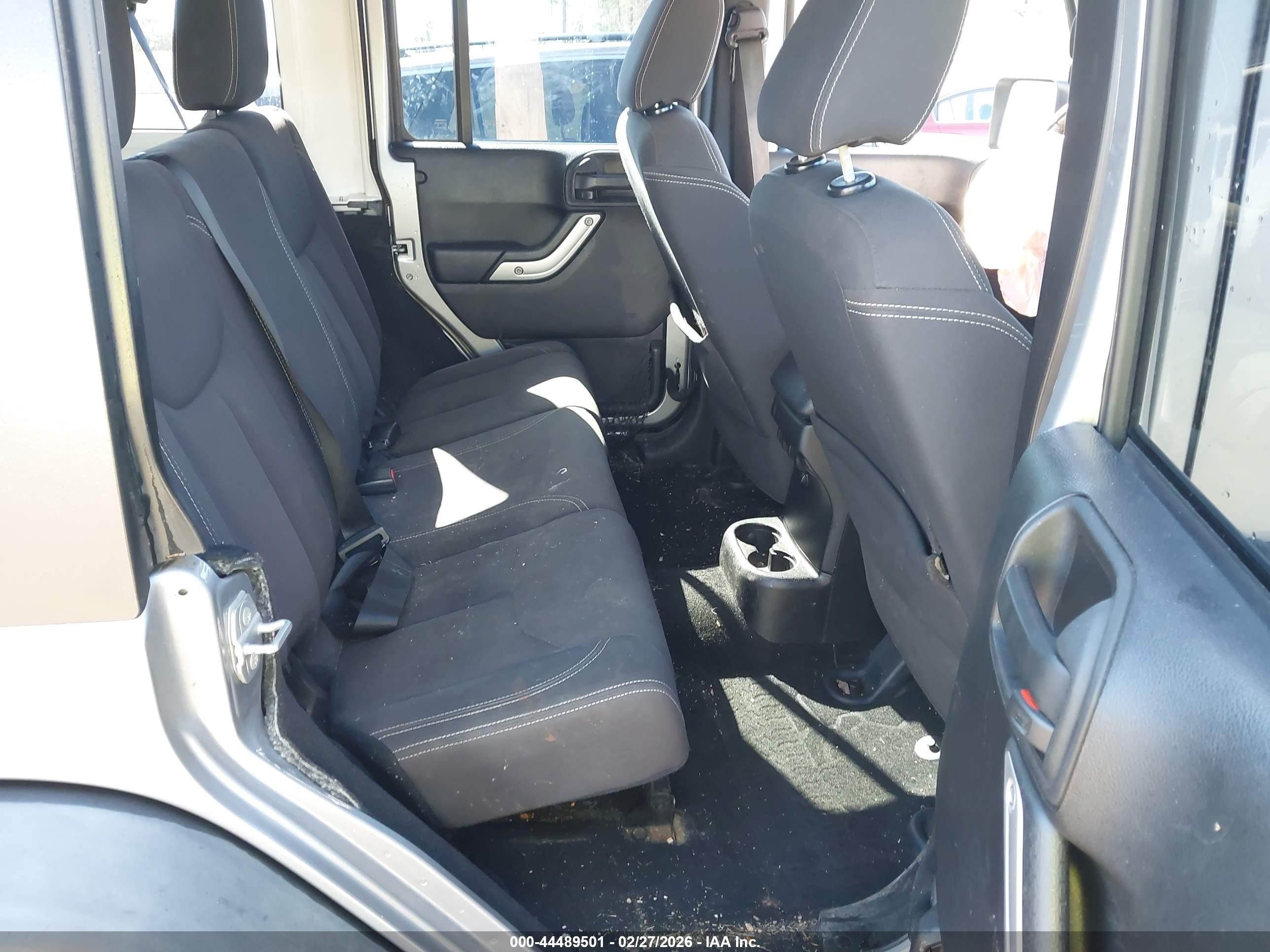 2015 Jeep Wrangler Unlimited Rubicon Silver vin: 1C4BJWFG9FL770363