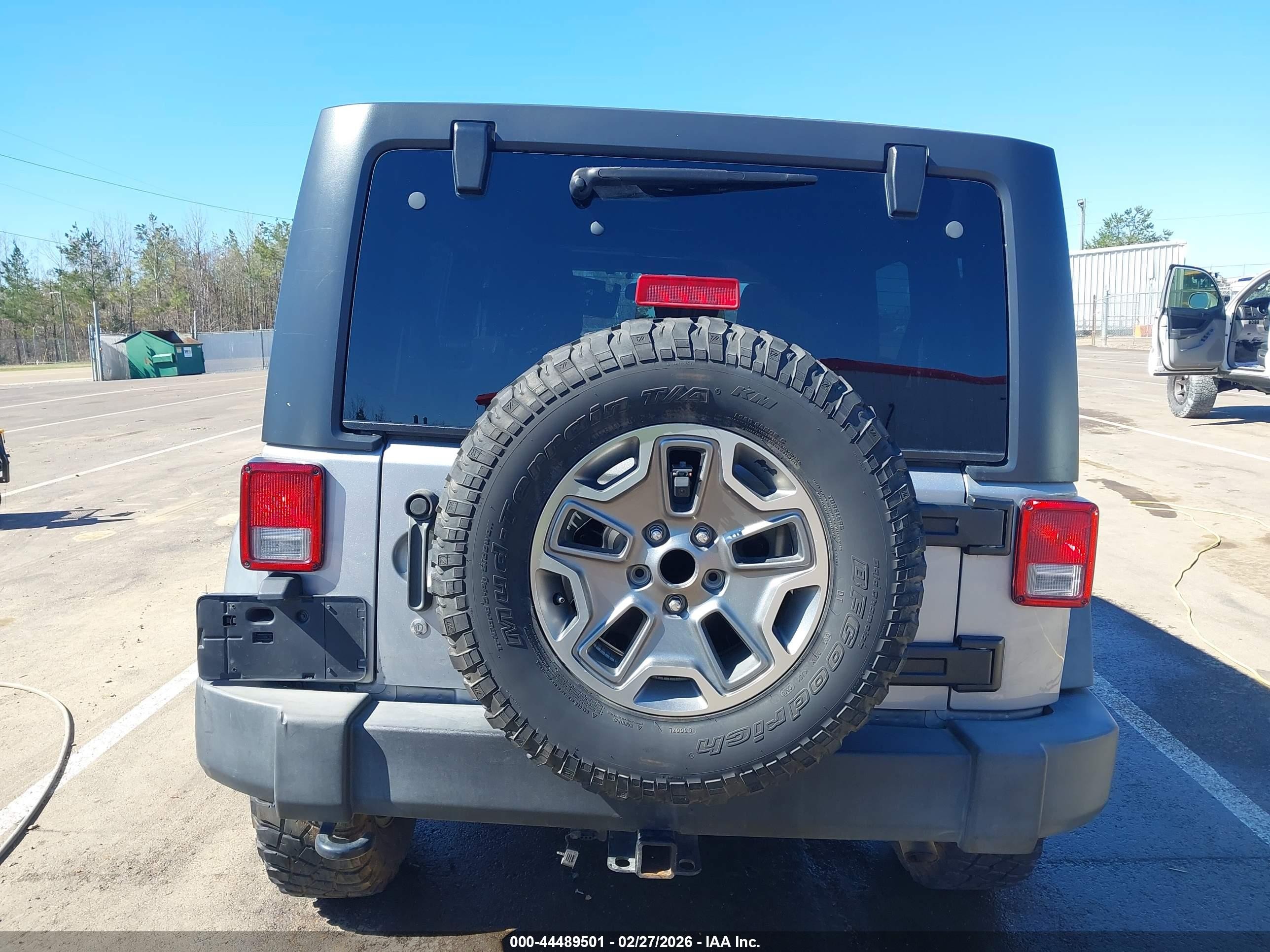 2015 Jeep Wrangler Unlimited Rubicon Silver vin: 1C4BJWFG9FL770363