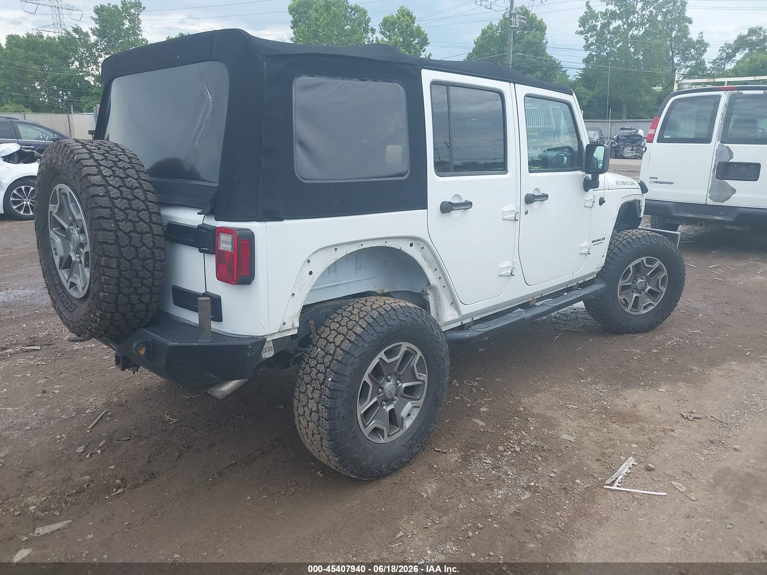 2013 Jeep Wrangler Unlimited Rubicon White vin: 1C4BJWFGXDL638239