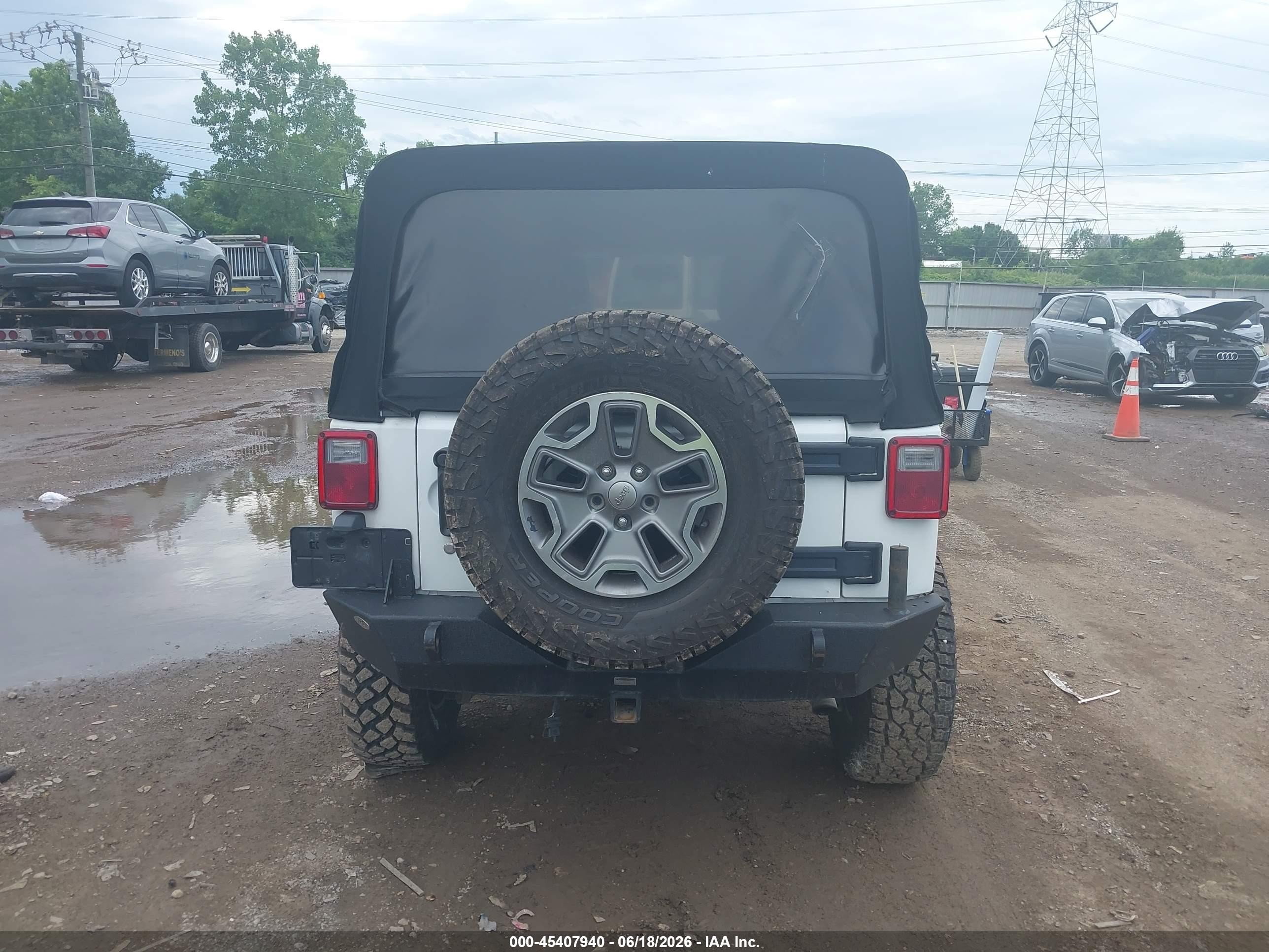 2013 Jeep Wrangler Unlimited Rubicon White vin: 1C4BJWFGXDL638239