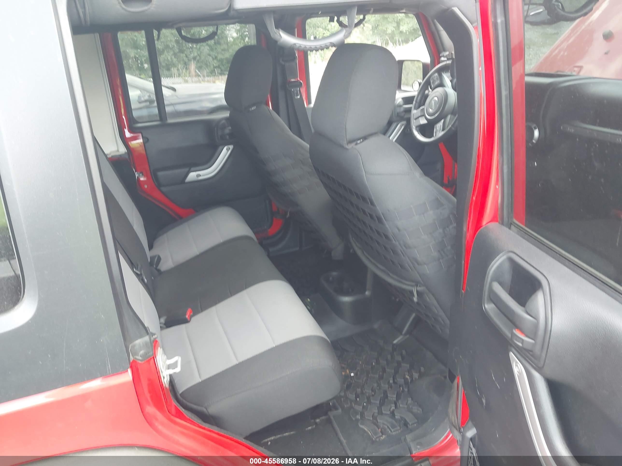 2015 Jeep Wrangler Unlimited Rubicon Red vin: 1C4BJWFGXFL562119