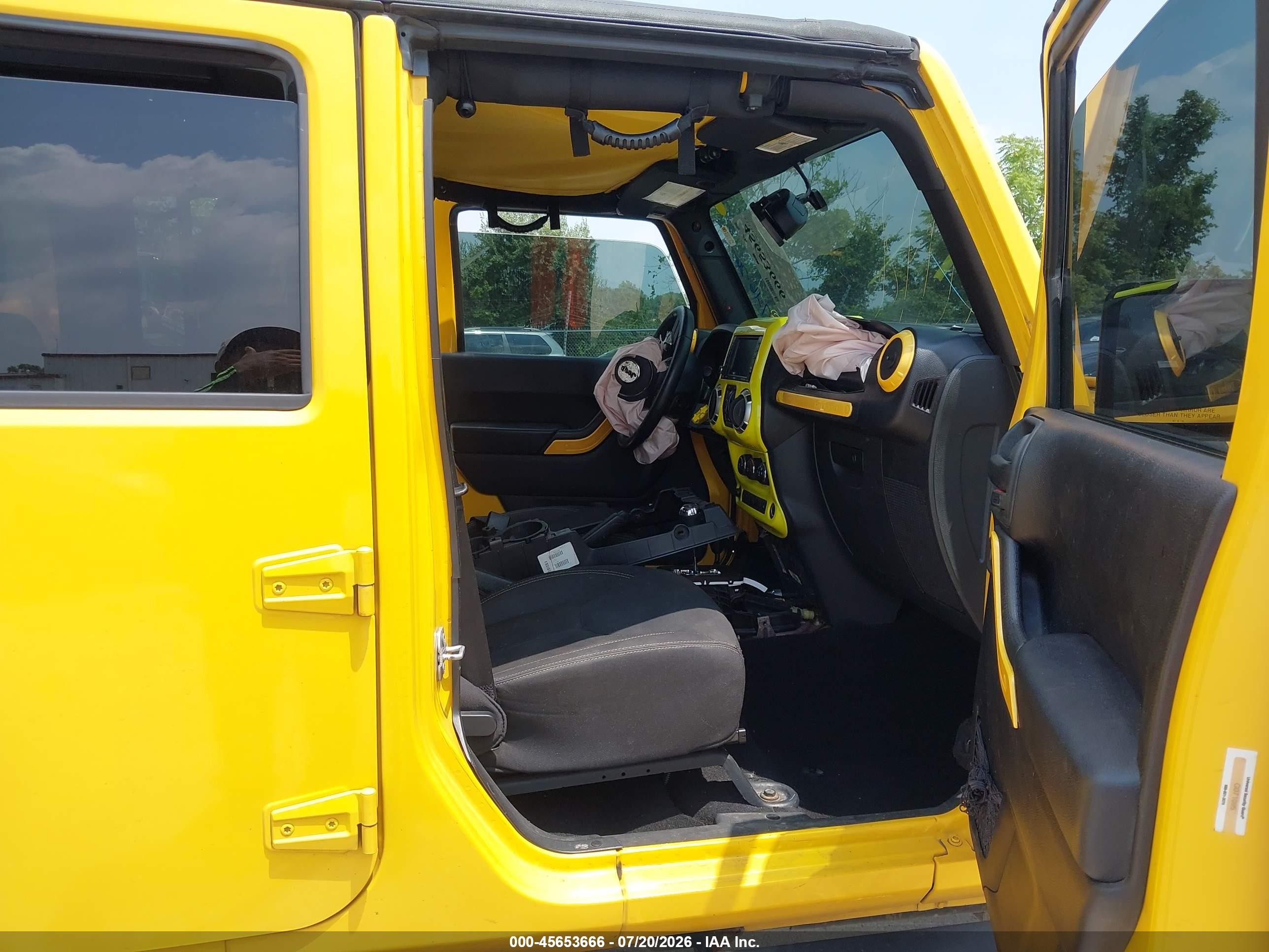 2015 Jeep Wrangler Unlimited Rubicon Желтый vin: 1C4BJWFGXFL718885