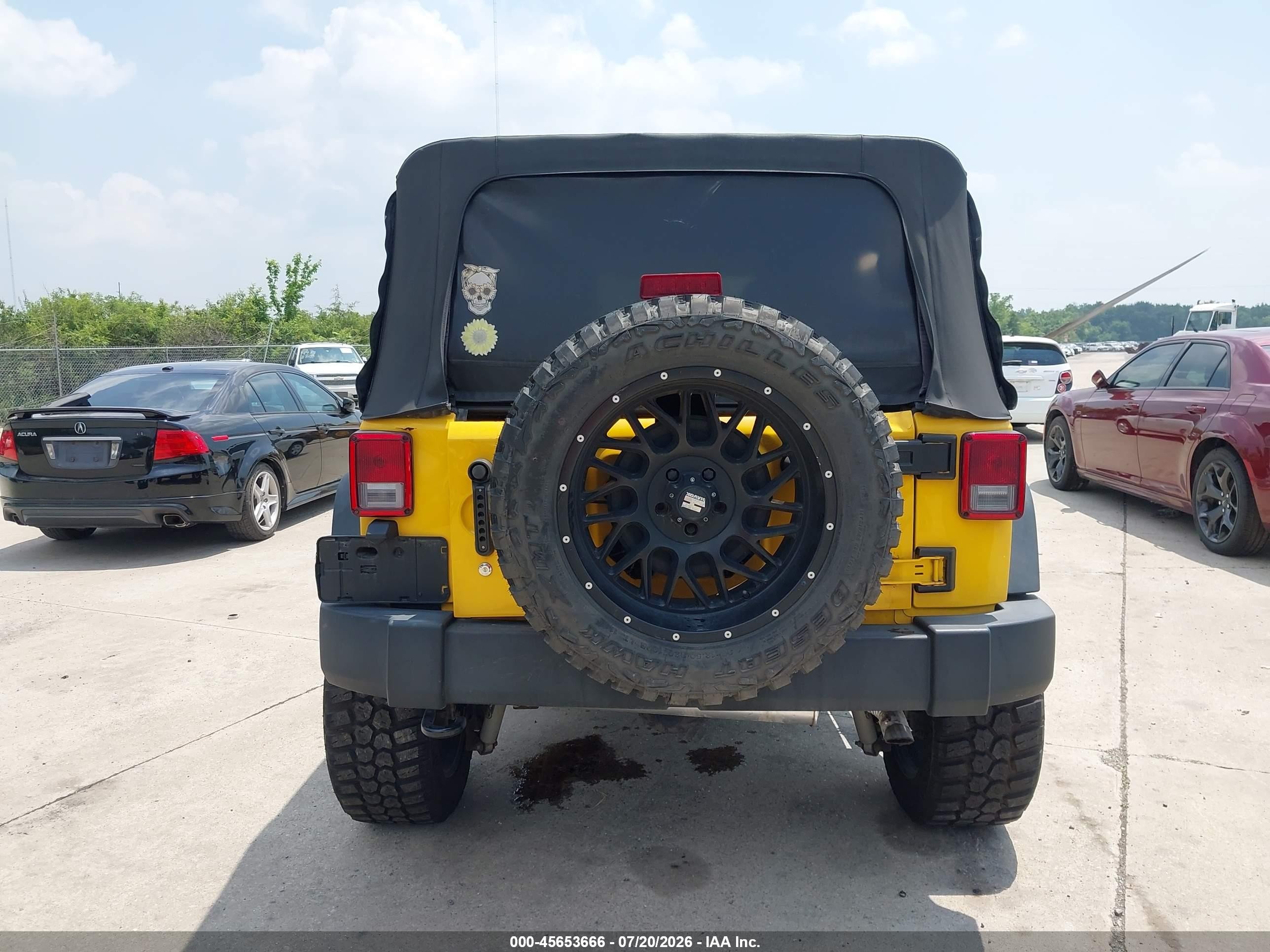 2015 Jeep Wrangler Unlimited Rubicon Желтый vin: 1C4BJWFGXFL718885