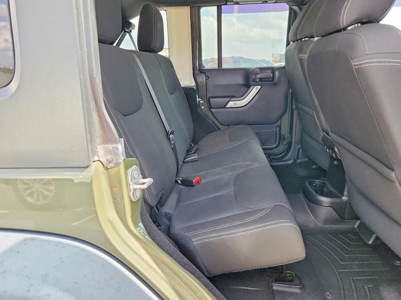 2015 Jeep Wrangler Unlimited Rubicon Green vin: 1C4BJWFGXFL743401