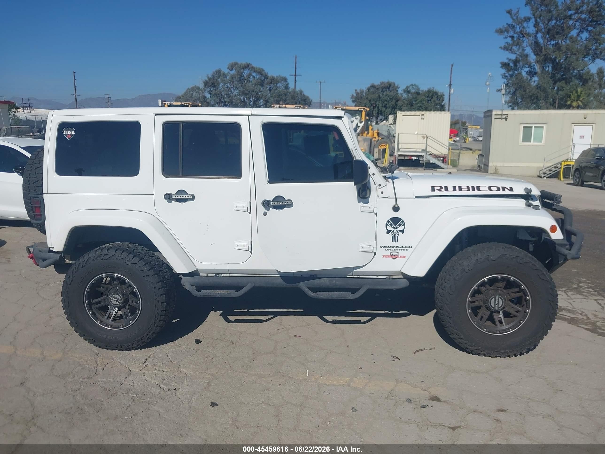 2015 Jeep Wrangler Unlimited Rubicon White vin: 1C4BJWFGXFL766564