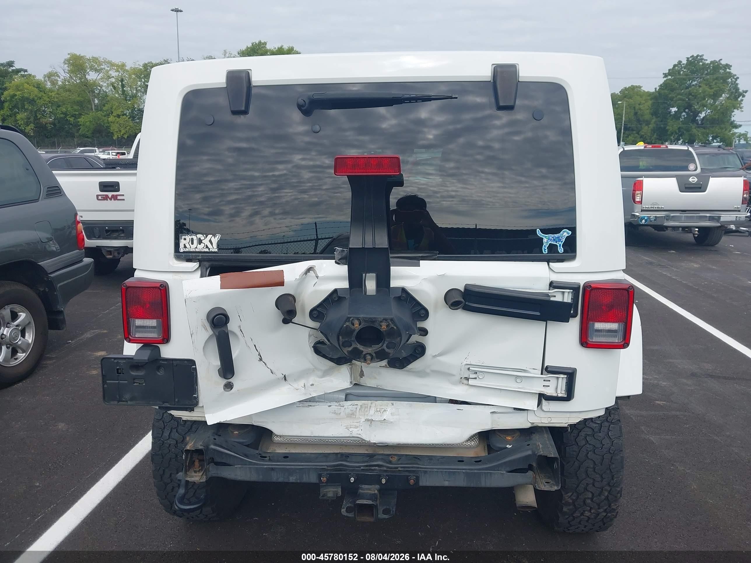2015 Jeep Wrangler Unlimited Rubicon White vin: 1C4BJWFGXFL767746