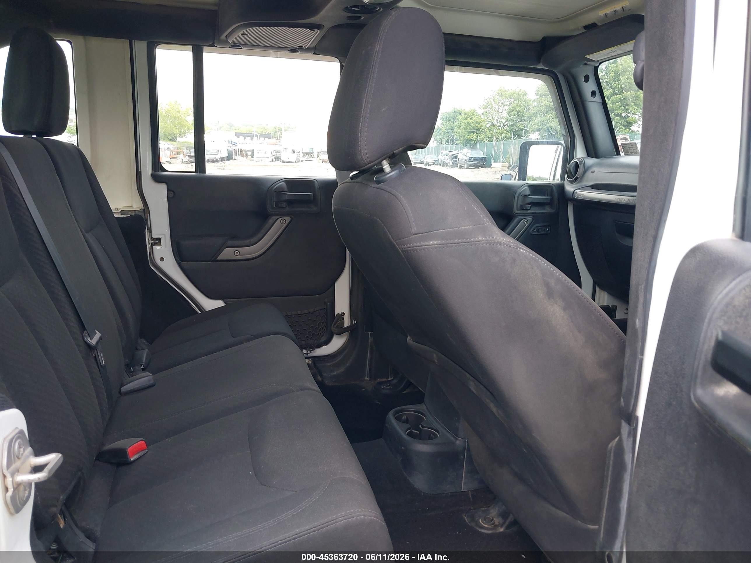 2015 Jeep Wrangler Unlimited Sport Rhd White vin: 1C4BJWKG1FL672451
