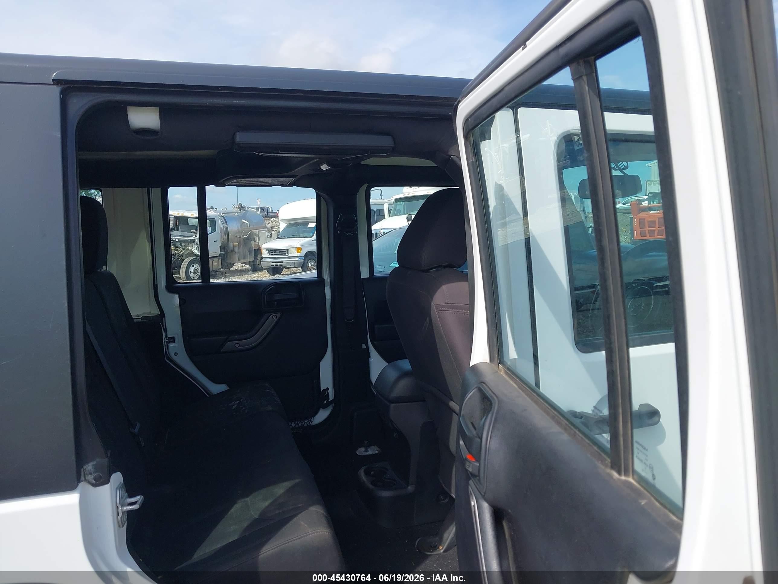 2015 Jeep Wrangler Unlimited Sport Rhd White vin: 1C4BJWKG5FL652106