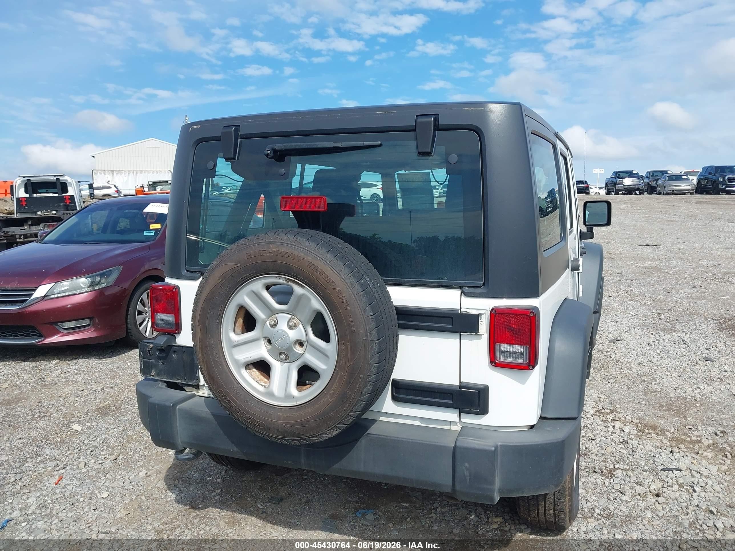 2015 Jeep Wrangler Unlimited Sport Rhd White vin: 1C4BJWKG5FL652106