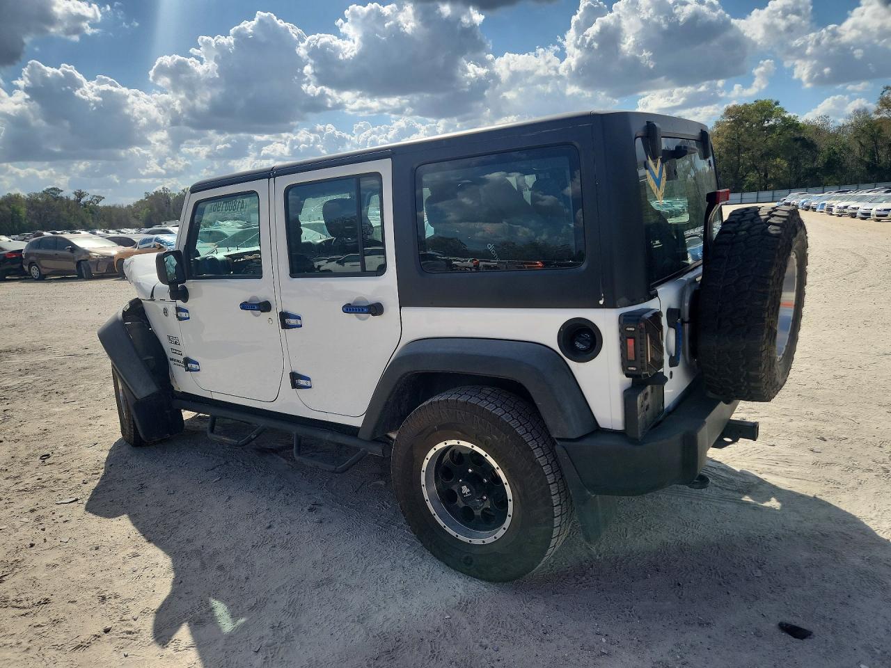 2014 Jeep Wrangler Unlimited Sport White vin: 1C4BJWKG7EL199895