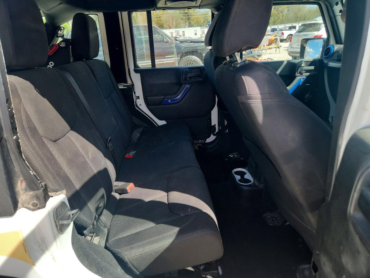 2014 Jeep Wrangler Unlimited Sport White vin: 1C4BJWKG7EL199895