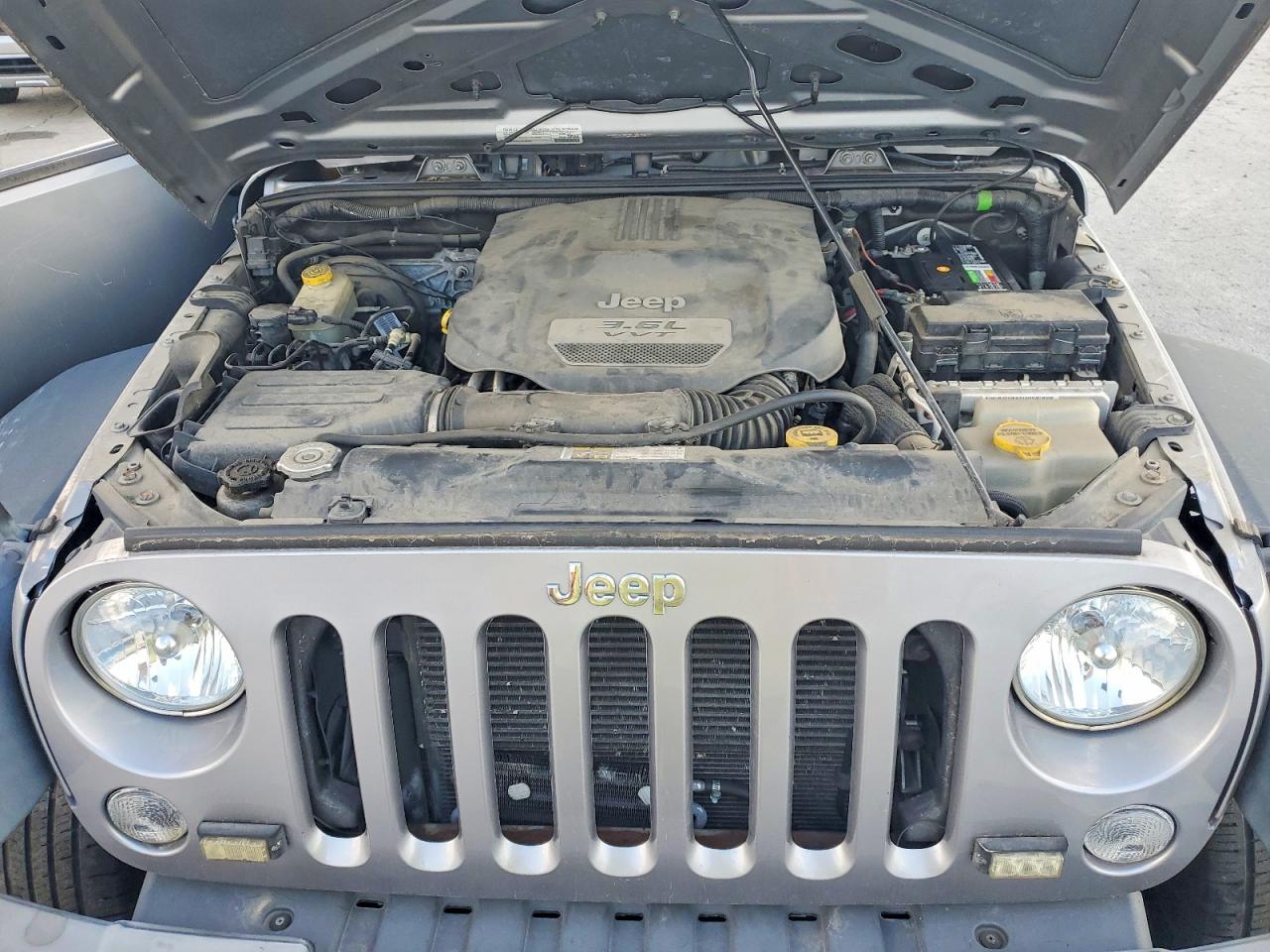 2016 Jeep Wrangler Unlimited Sport Silver vin: 1C4BJWKG7GL200305