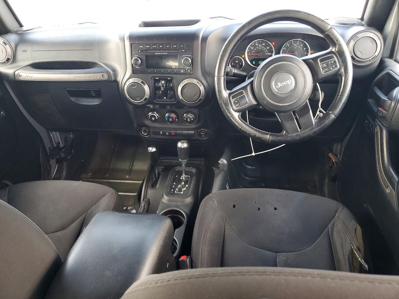 2016 Jeep Wrangler Unlimited Sport Silver vin: 1C4BJWKG7GL200305