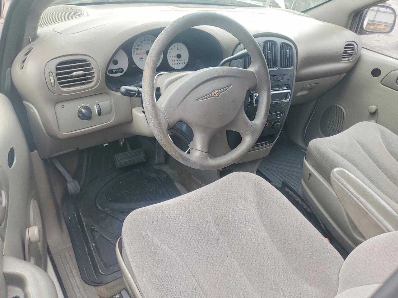 2003 Chrysler Voyager White vin: 1C4GJ25B43B334011