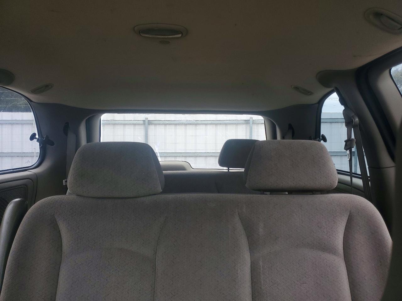 2003 Chrysler Voyager White vin: 1C4GJ25B43B334011