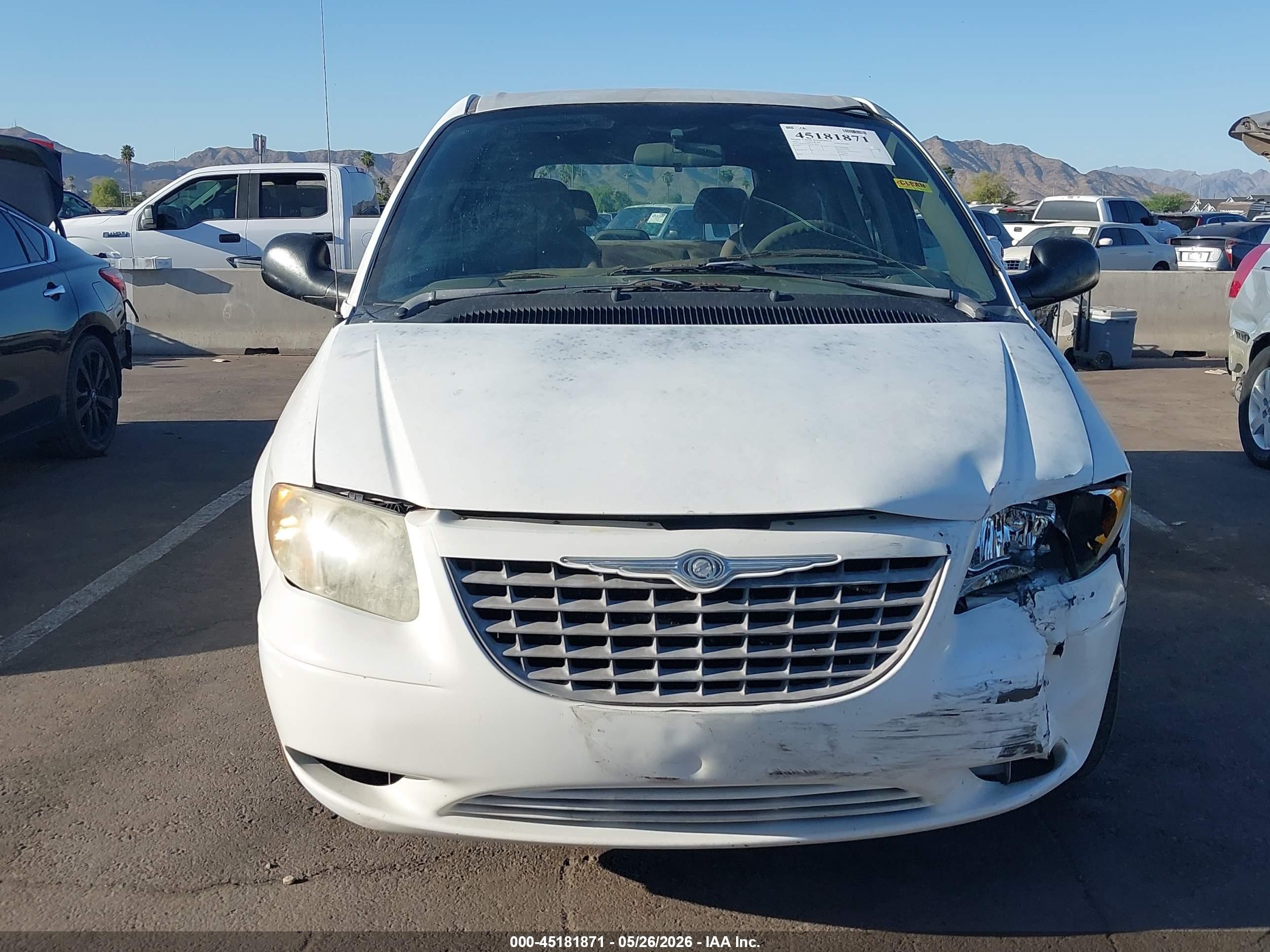 2003 Chrysler Voyager   White vin: 1C4GJ25B63B171121