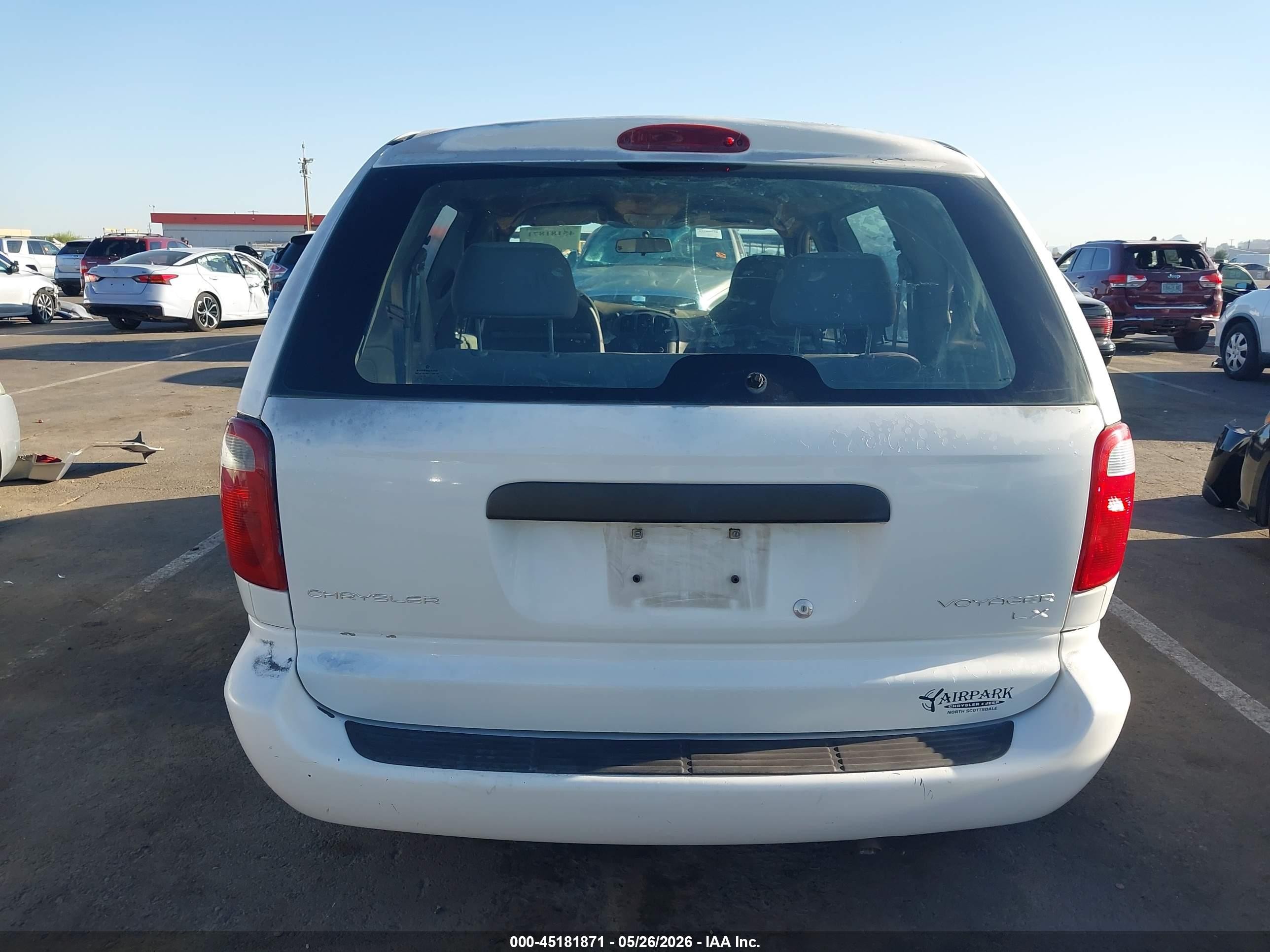 2003 Chrysler Voyager   White vin: 1C4GJ25B63B171121