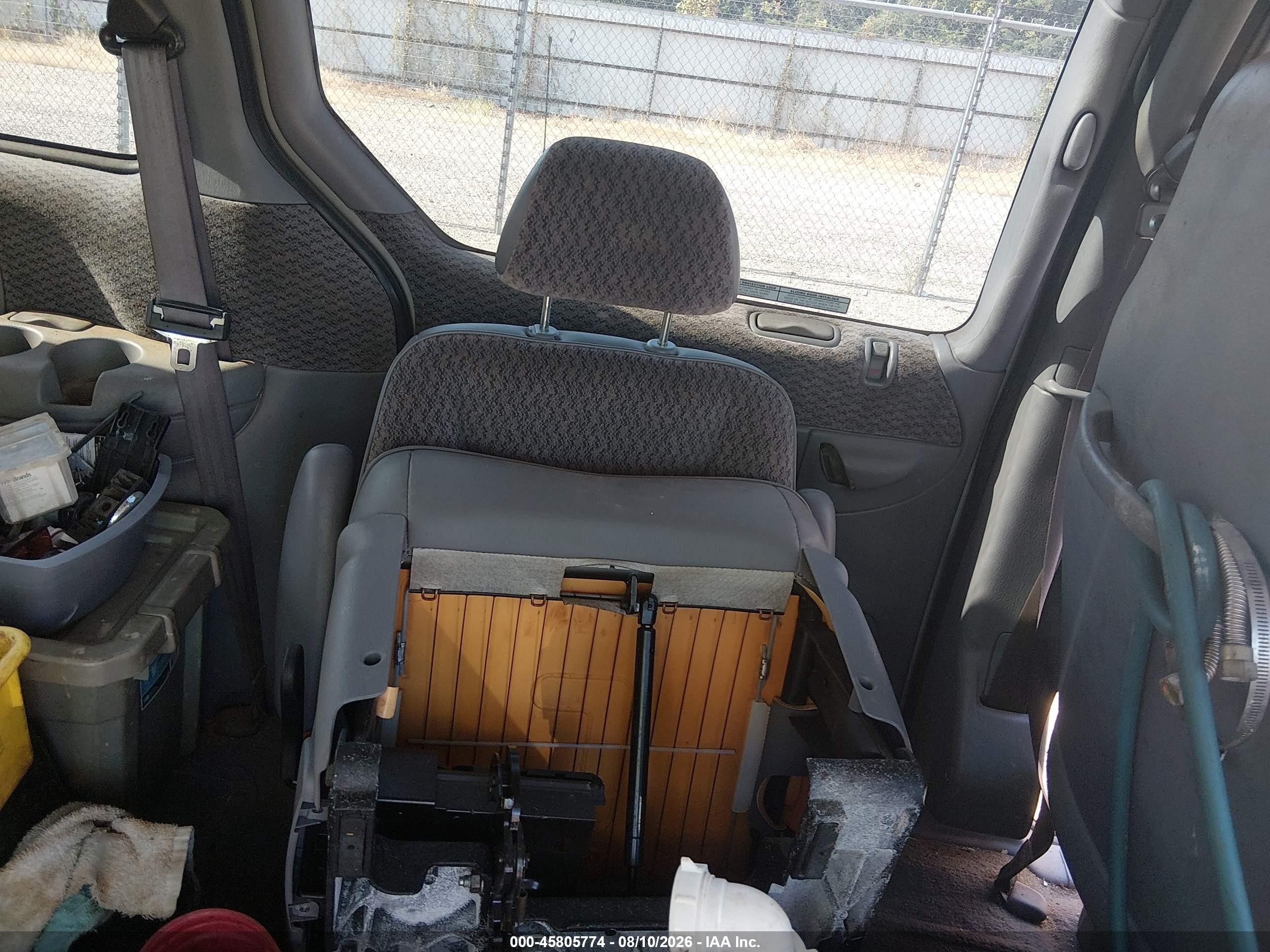2000 Chrysler Grand Voyager Se Silver vin: 1C4GJ44G0YB700076