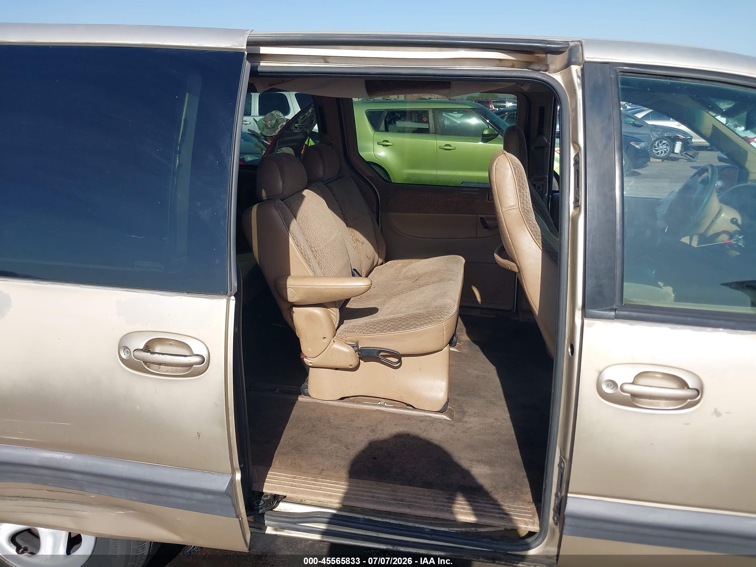 2000 Chrysler Grand Voyager Se Gold vin: 1C4GJ44G9YB787718