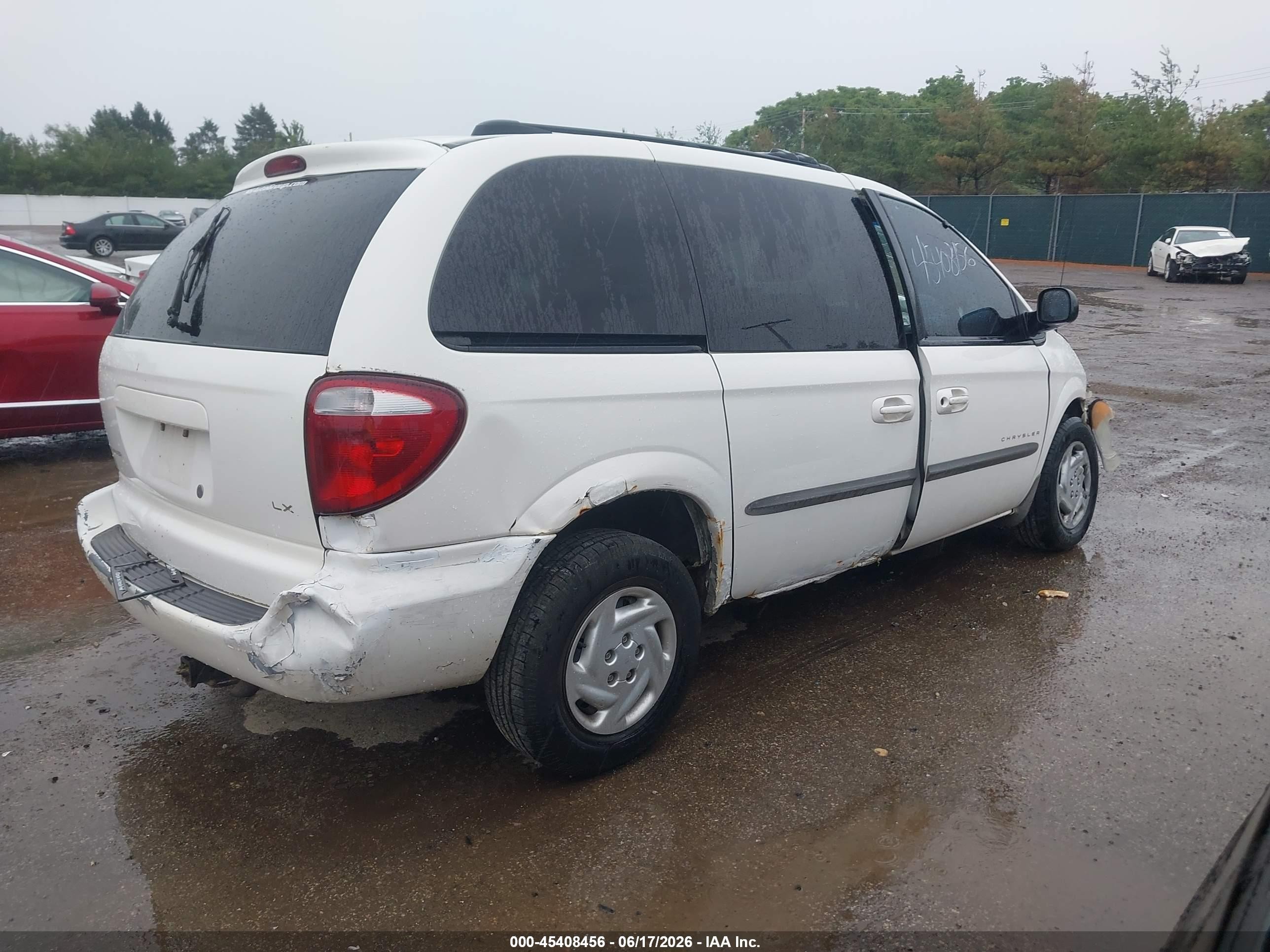 2001 Chrysler Voyager Lx Белый vin: 1C4GJ45311B246101