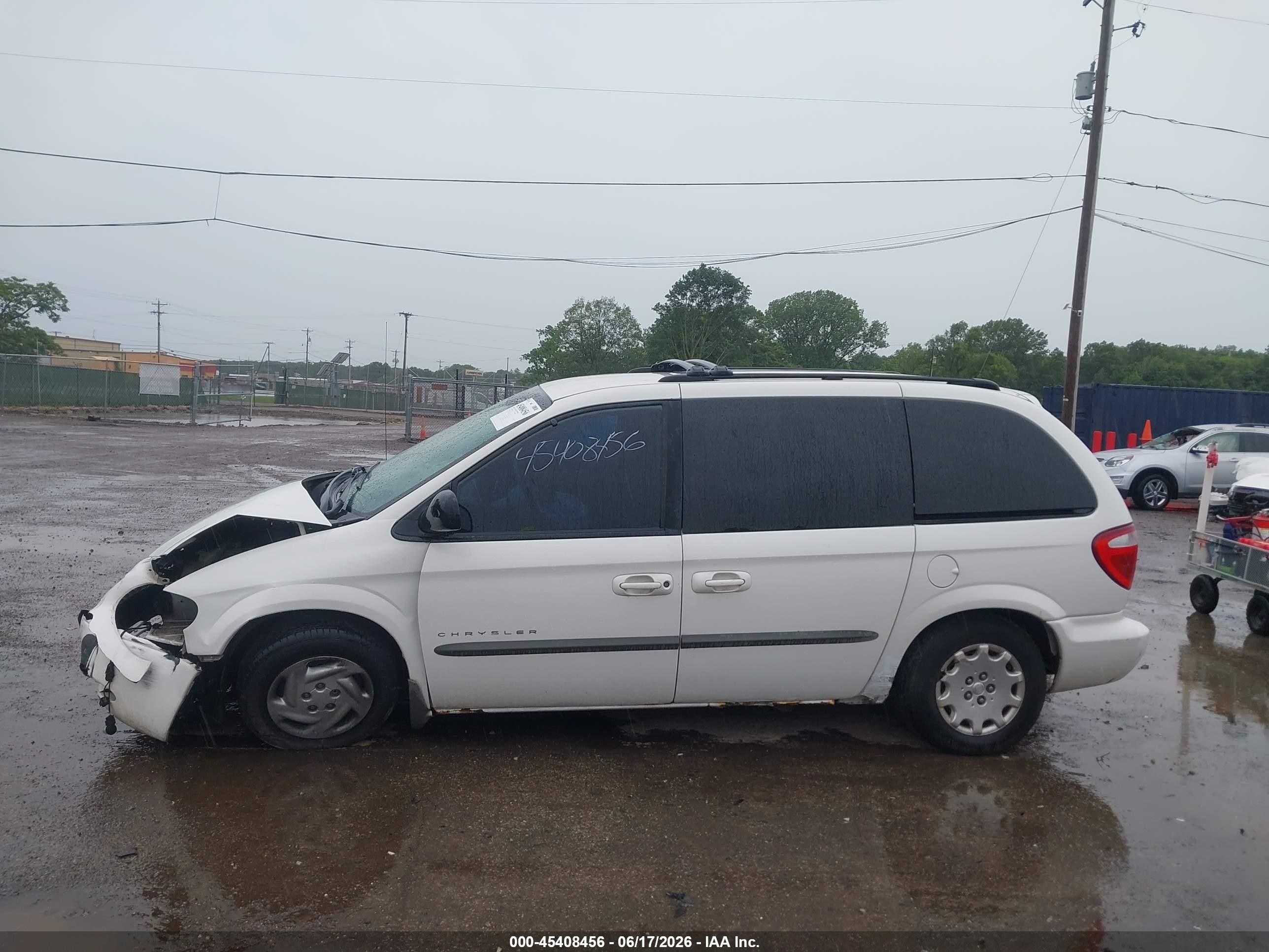 2001 Chrysler Voyager Lx Белый vin: 1C4GJ45311B246101