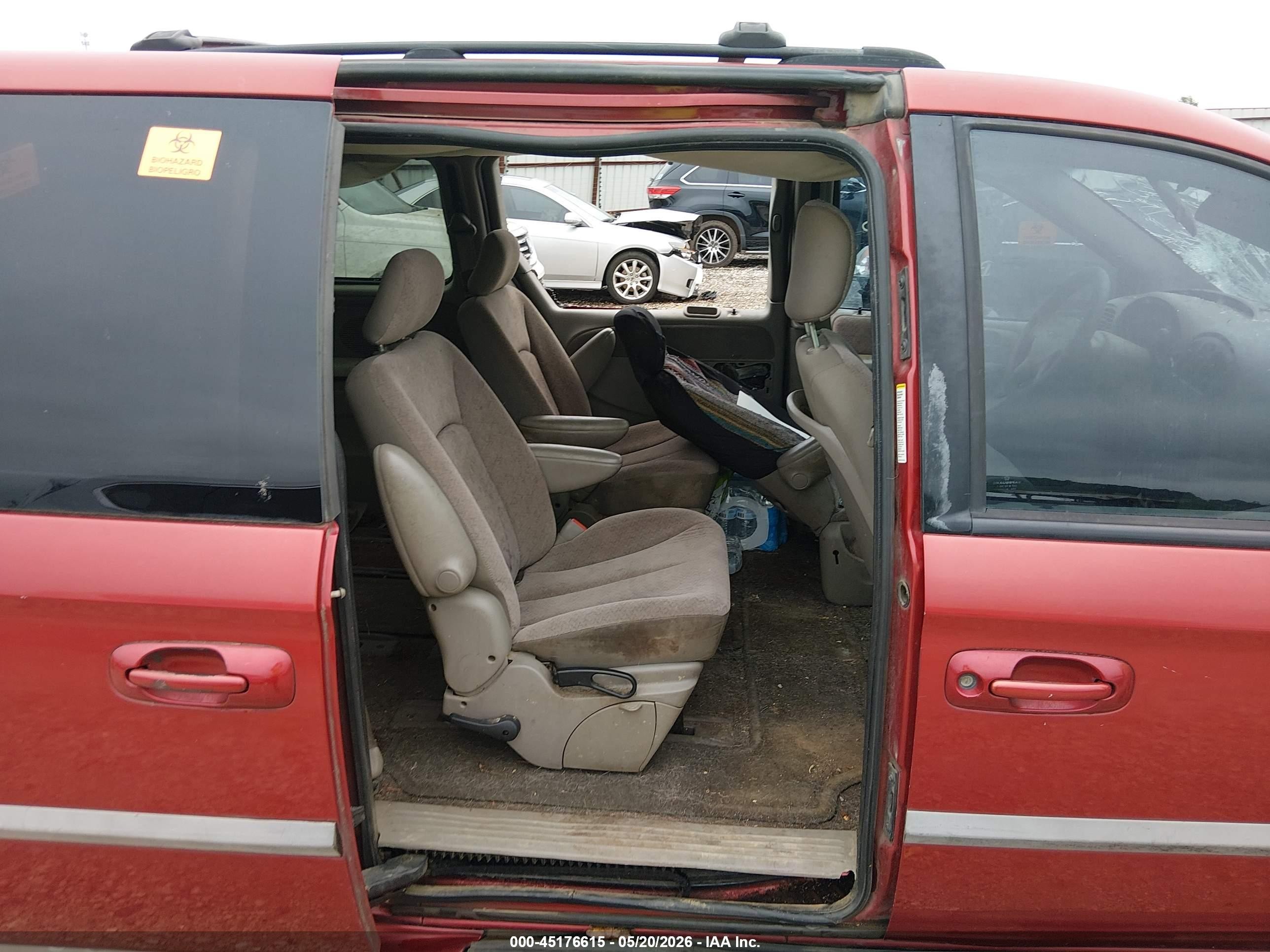 2001 Chrysler Voyager Lx Maroon vin: 1C4GJ45321B144080