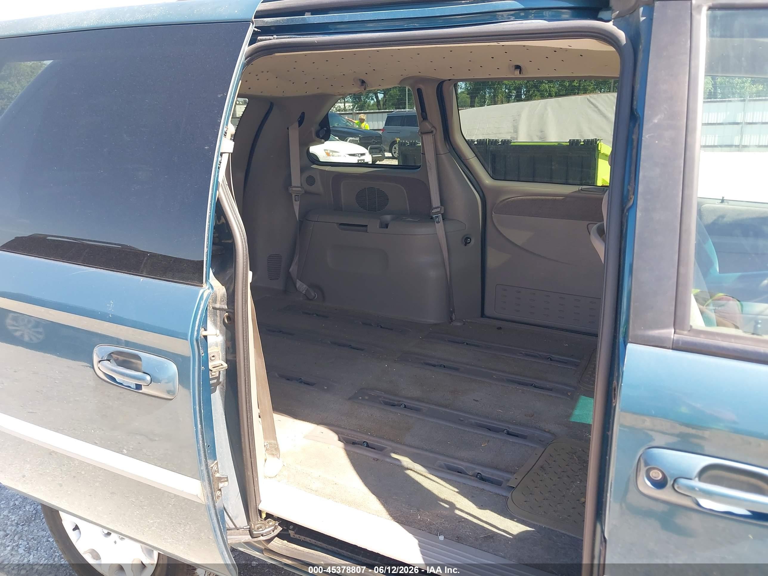 2001 Chrysler Voyager Lx Green vin: 1C4GJ45331B205551