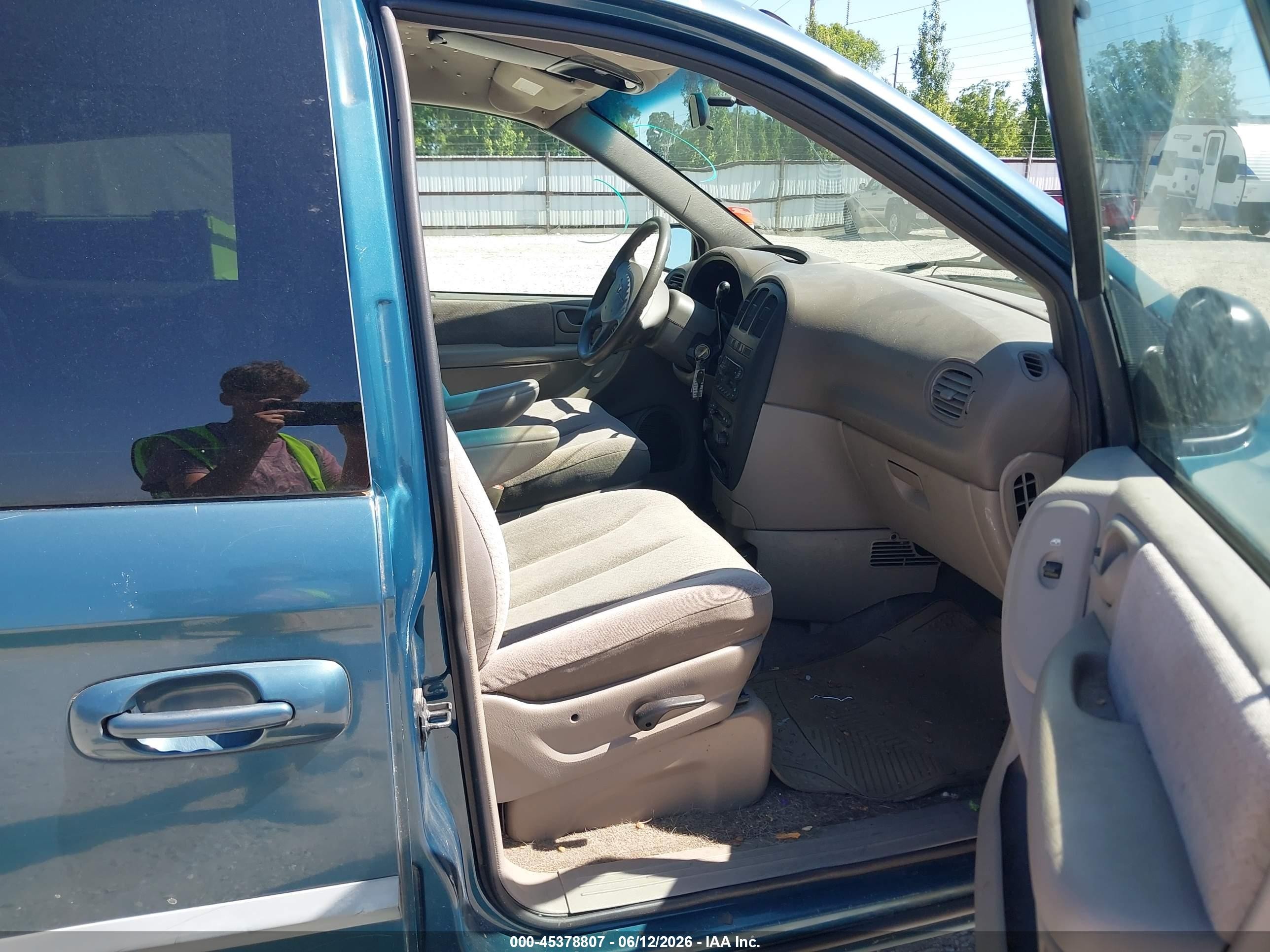 2001 Chrysler Voyager Lx Green vin: 1C4GJ45331B205551
