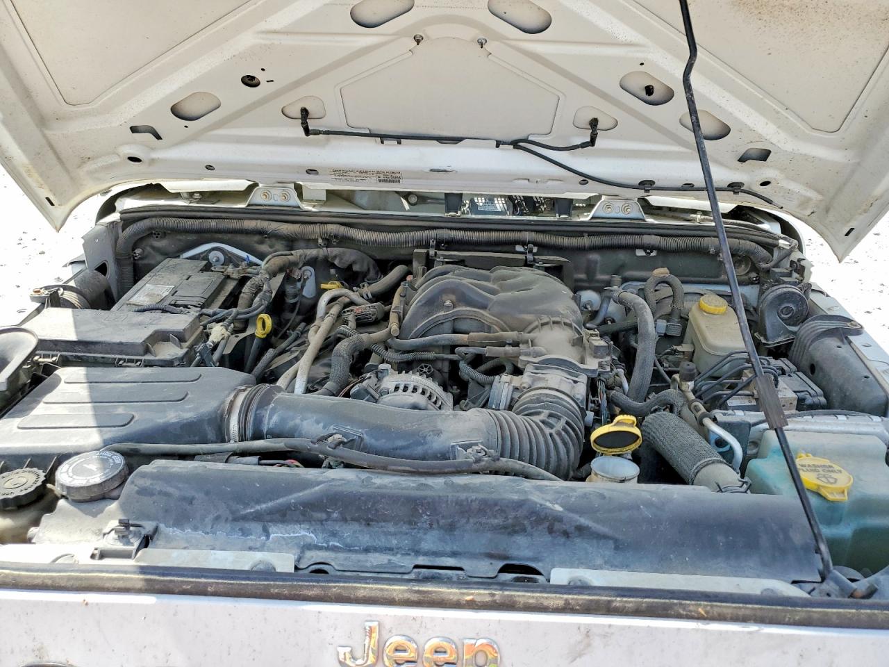 2014 Jeep Wrnglr Spt White vin: 1C4GJWAG2EL235399