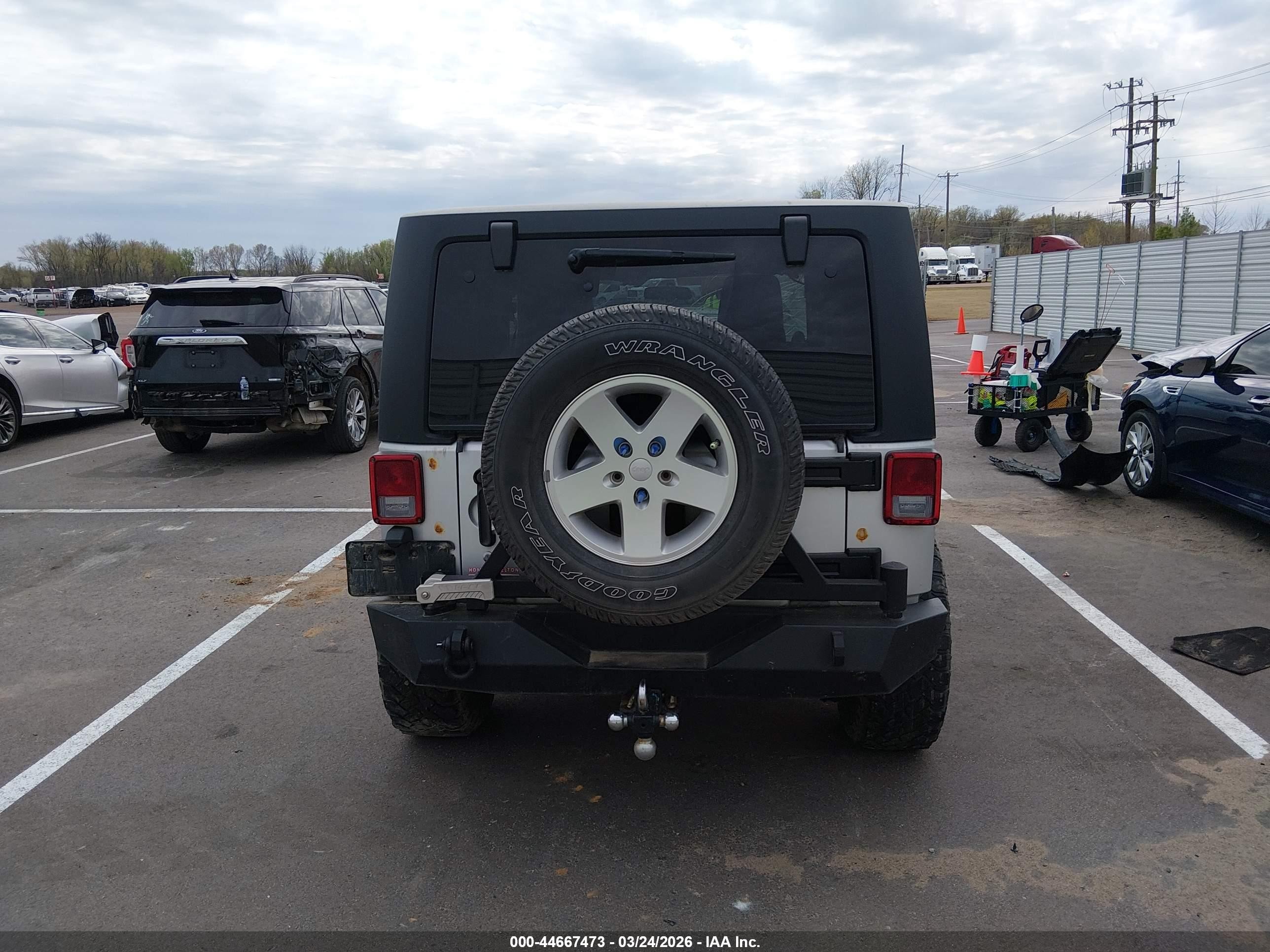 2012 Jeep Wrangler Sport Silver vin: 1C4GJWAG3CL109176