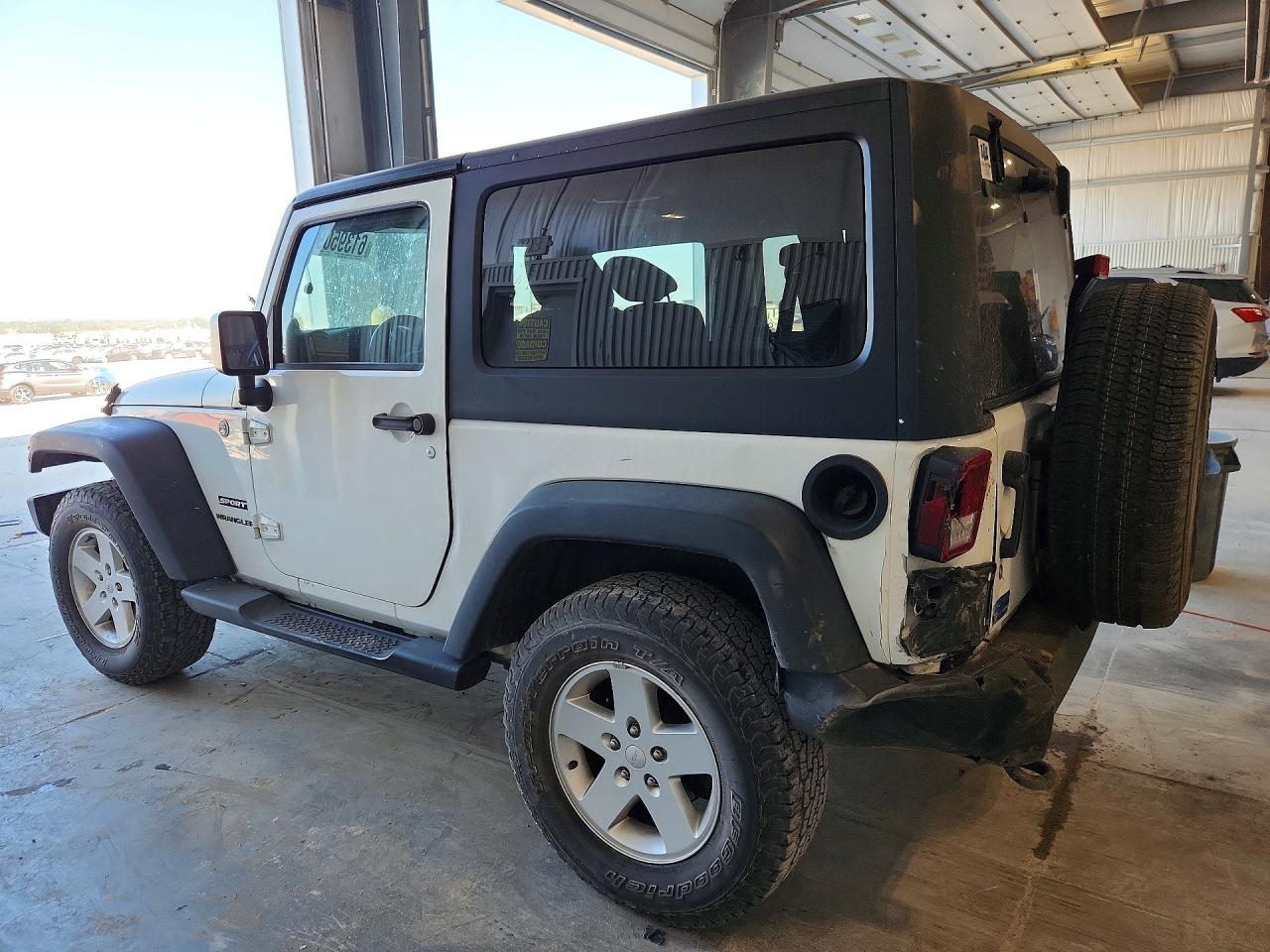 2012 Jeep Wrangler Sport White vin: 1C4GJWAG3CL259210