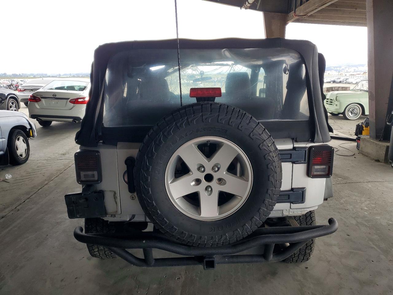 2012 Jeep Wrangler Sport Silver vin: 1C4GJWAG8CL109187