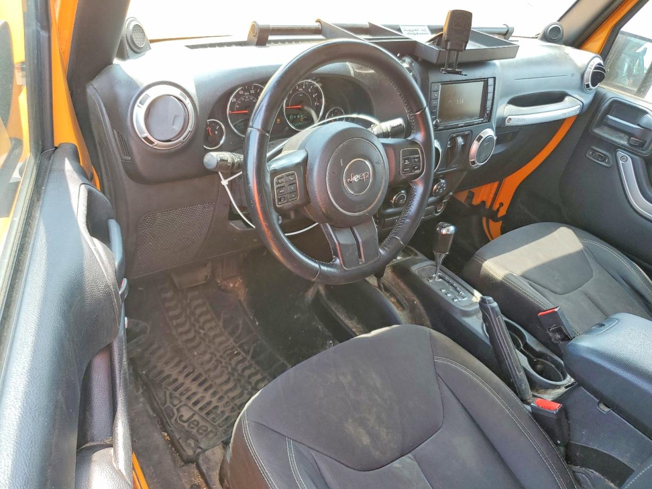 2013 Jeep Wrangler Sahara Желтый vin: 1C4GJWBG1DL545850