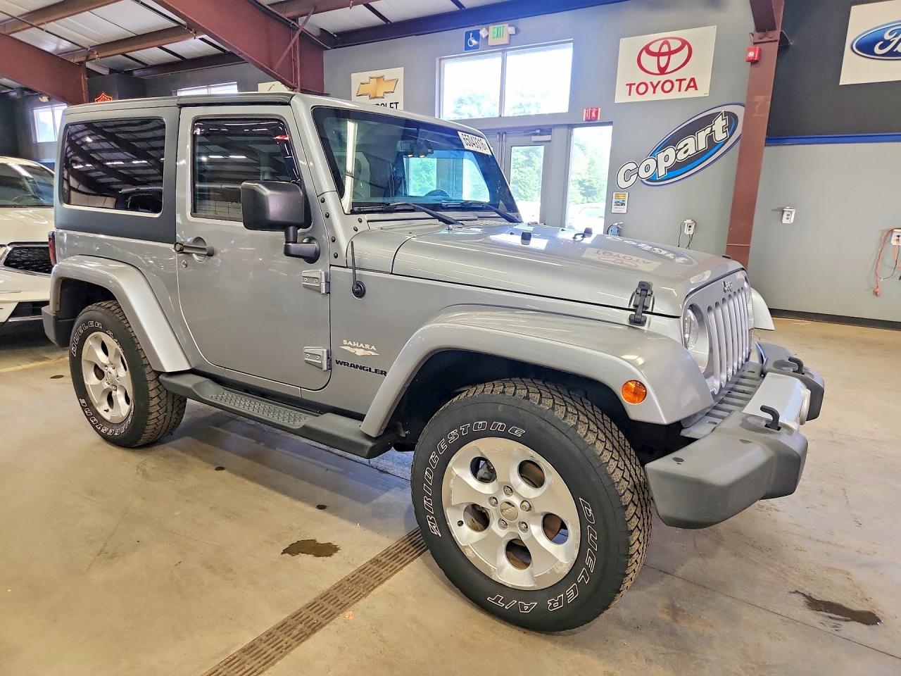 2015 Jeep Wrangler Sahara Серебряный vin: 1C4GJWBG2FL546184