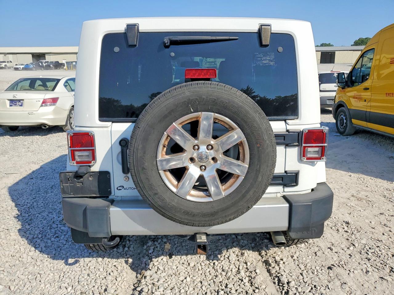2015 Jeep Wrangler Sahara White vin: 1C4GJWBG9FL626467
