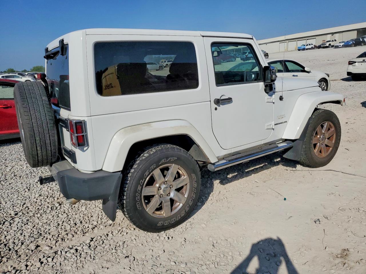 2015 Jeep Wrangler Sahara White vin: 1C4GJWBG9FL626467