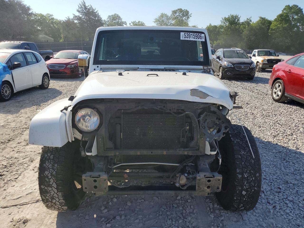 2015 Jeep Wrangler Sahara White vin: 1C4GJWBG9FL626467